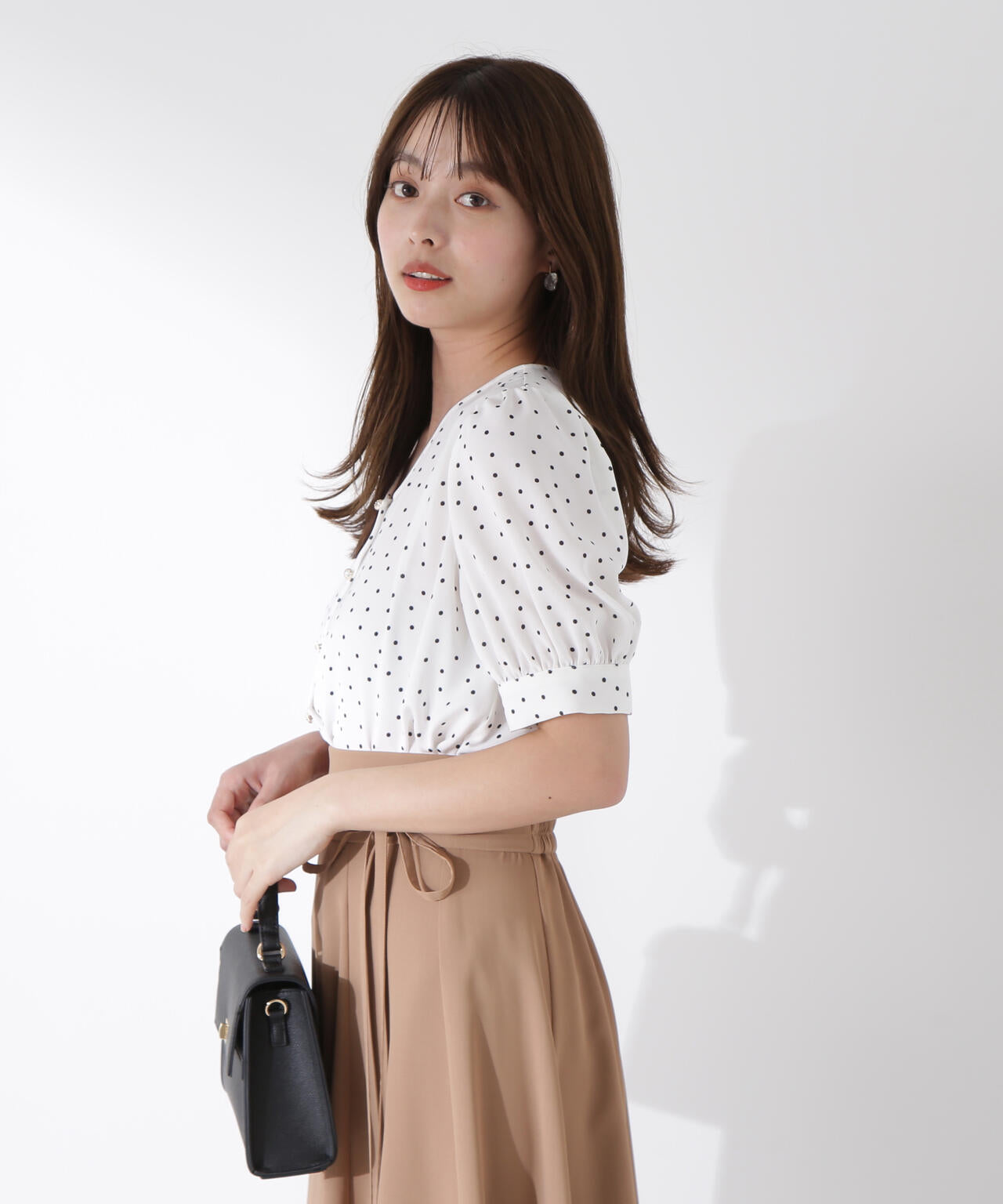 キラボタンブラウス