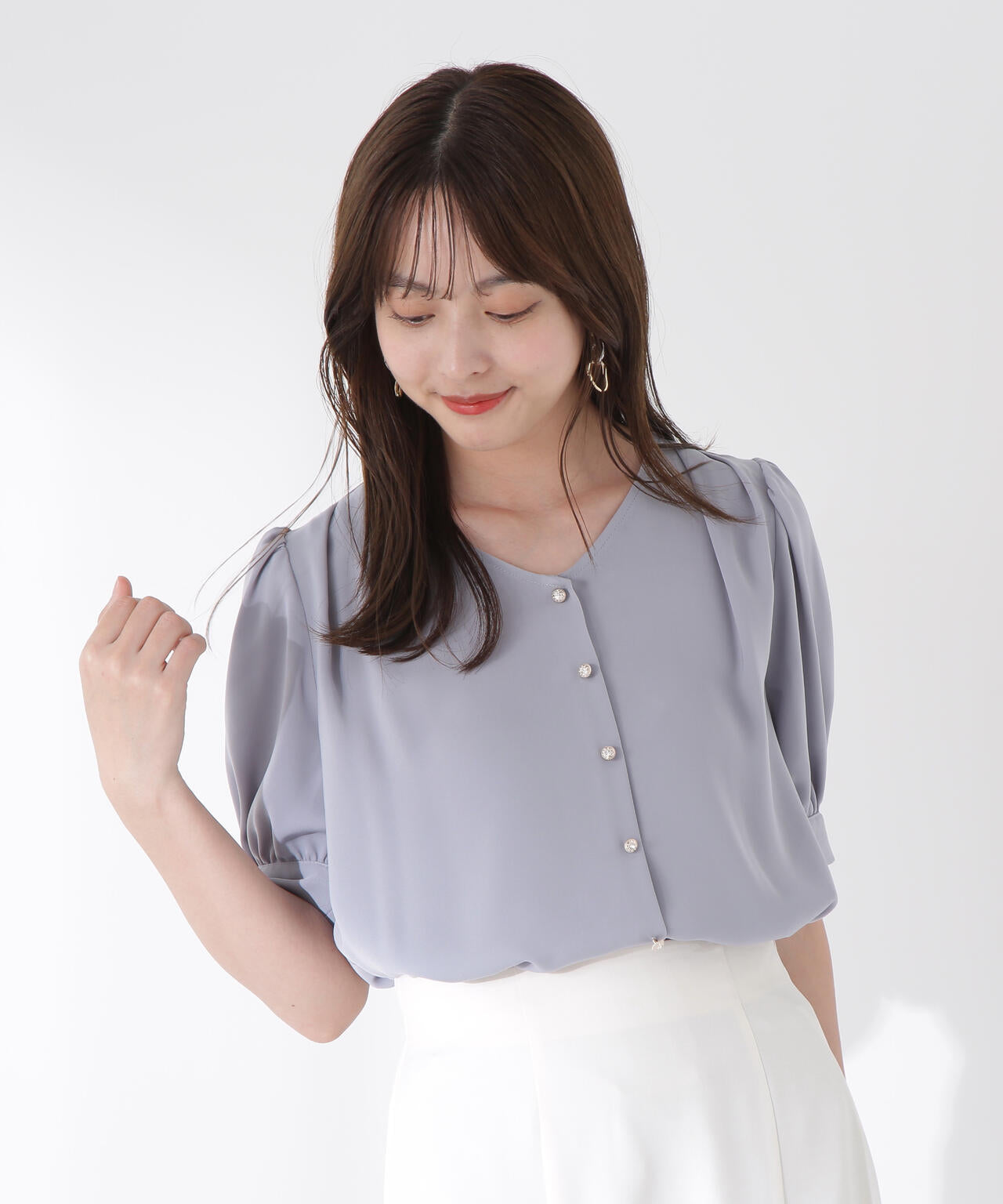 キラボタンブラウス