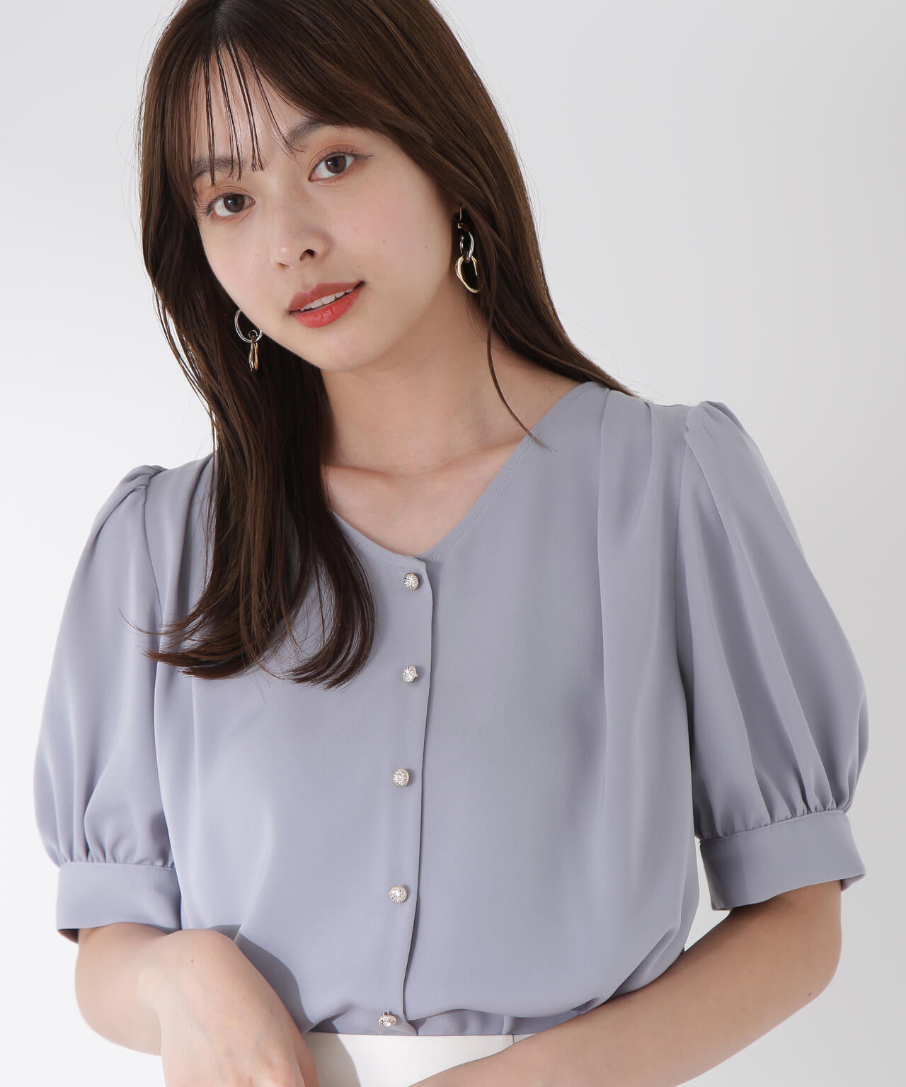 キラボタンブラウス
