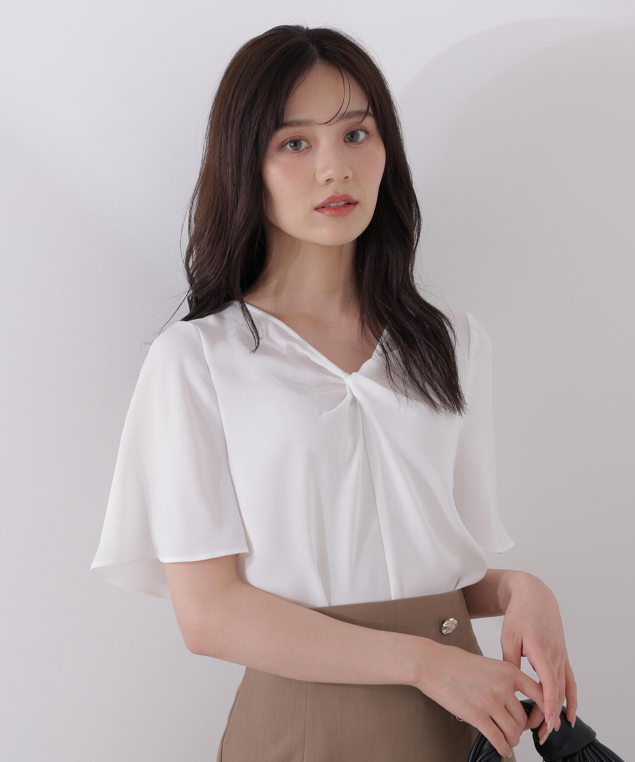 ツイスト半袖ブラウス