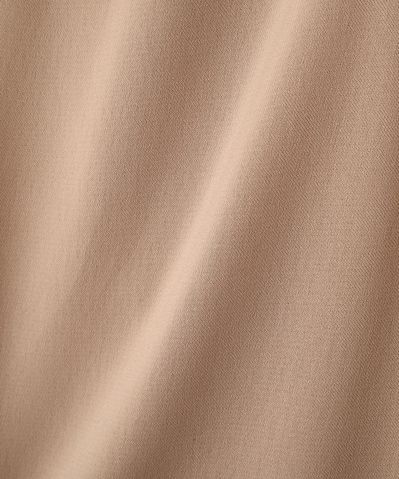 パール付きフリルタイブラウス