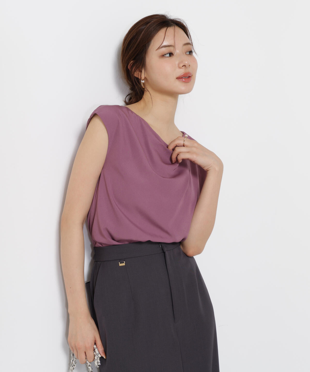 ニュアンスネックフレンチスリーブブラウス