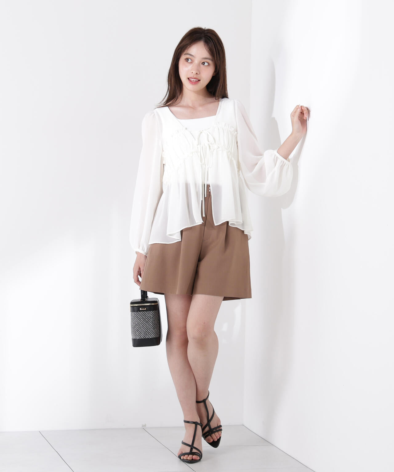 シフォンブラウス