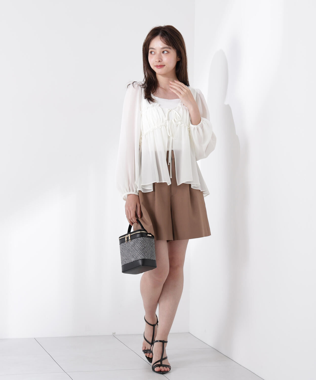 シフォンブラウス