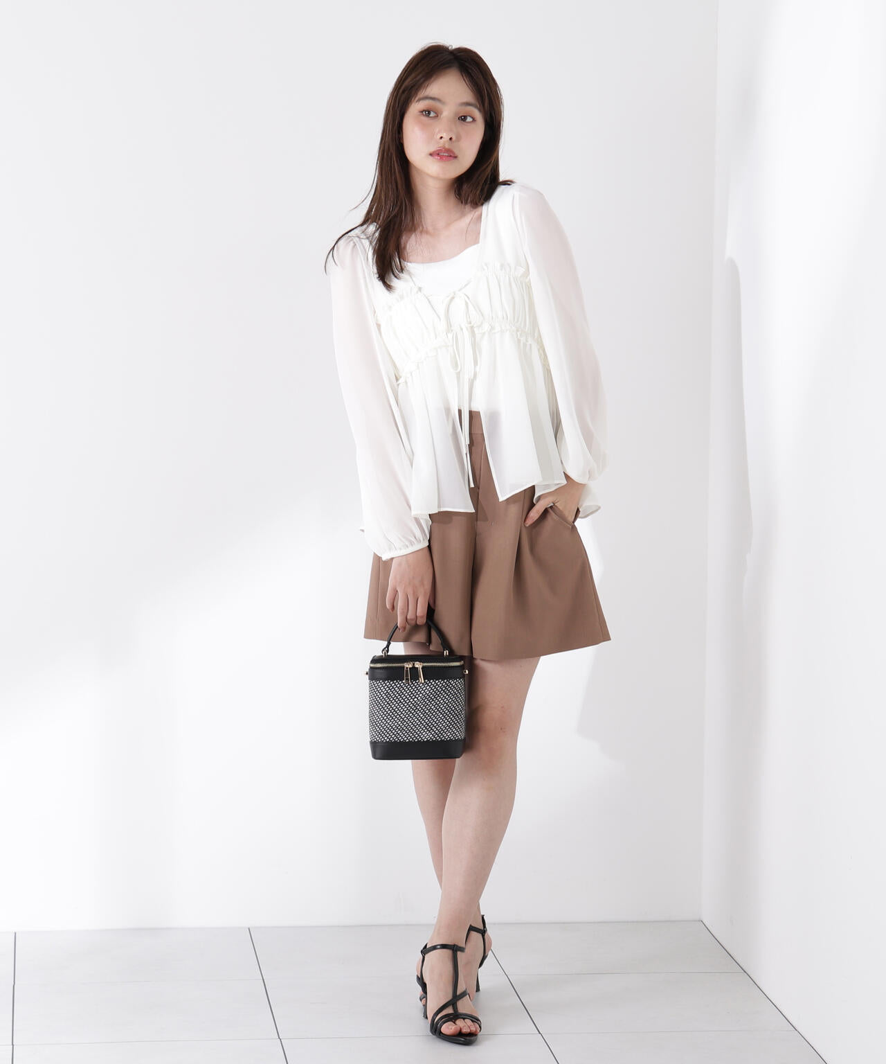 シフォンブラウス