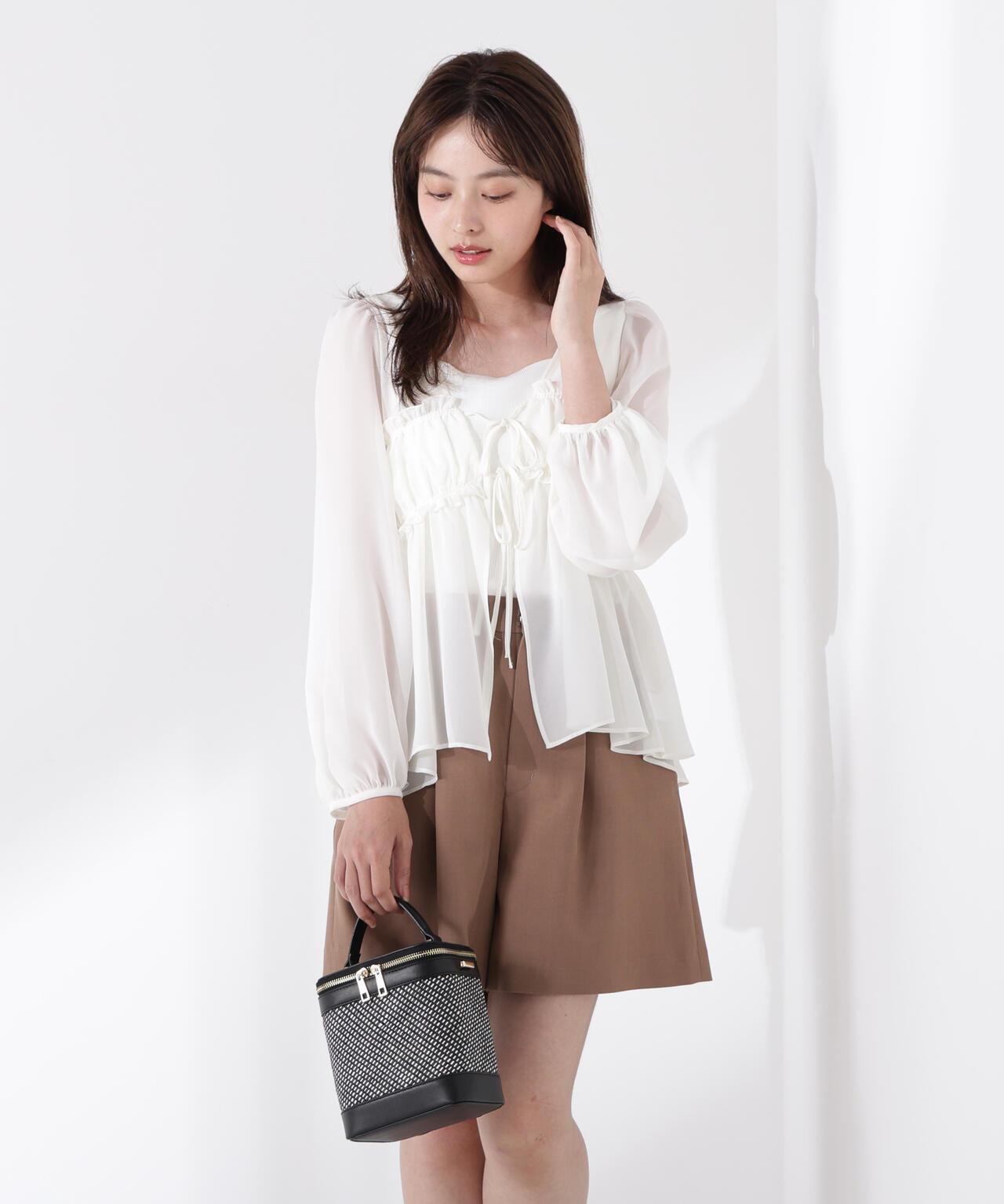 シフォンブラウス