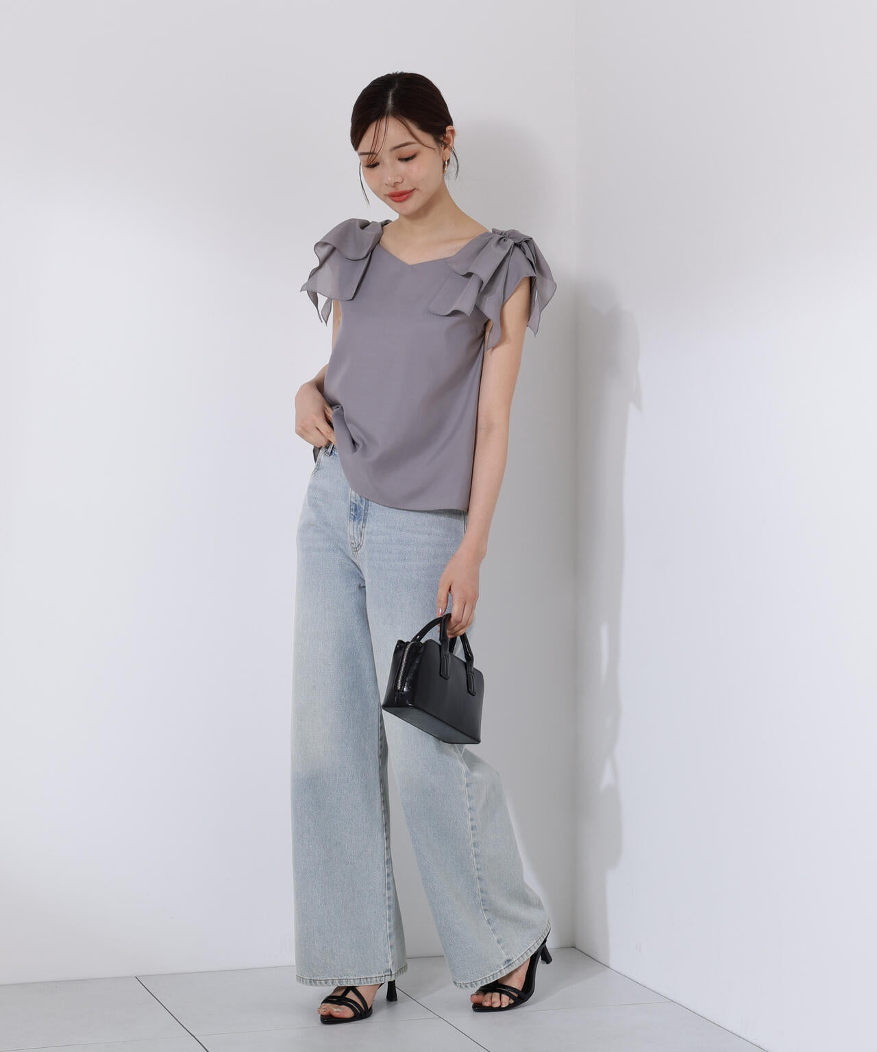 ショルダーリボンブラウス