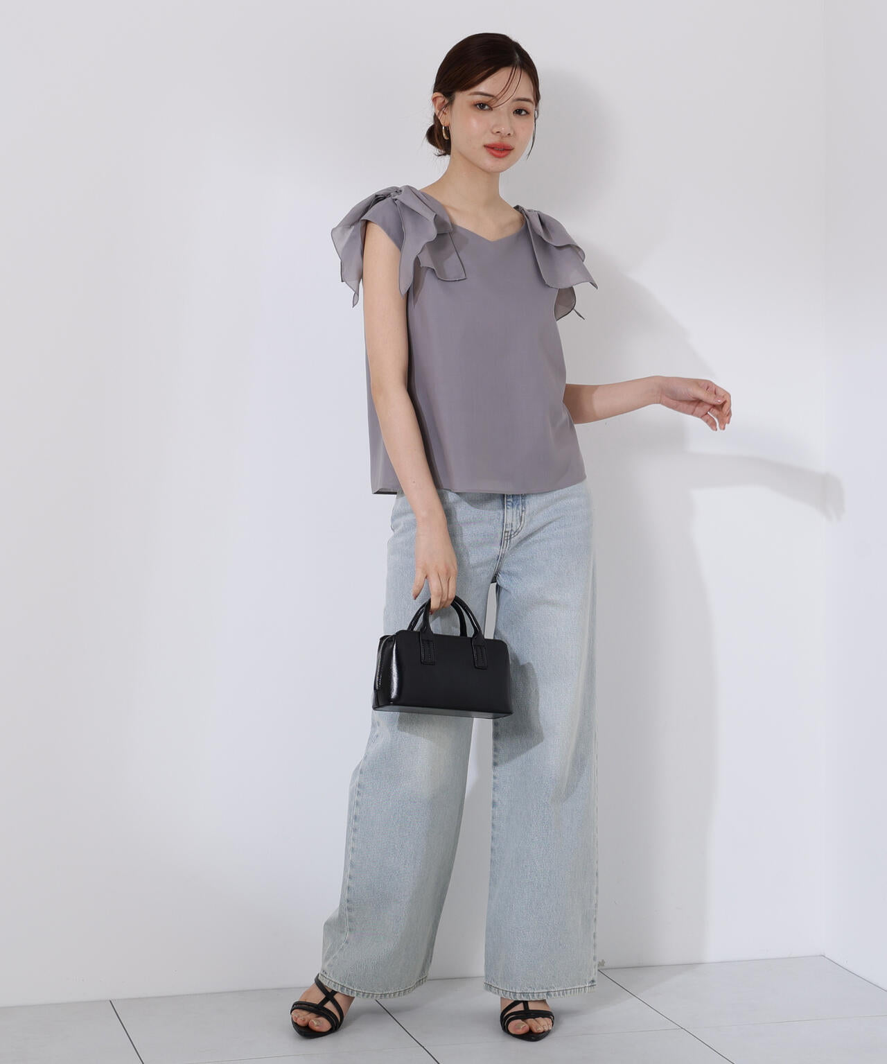 ショルダーリボンブラウス