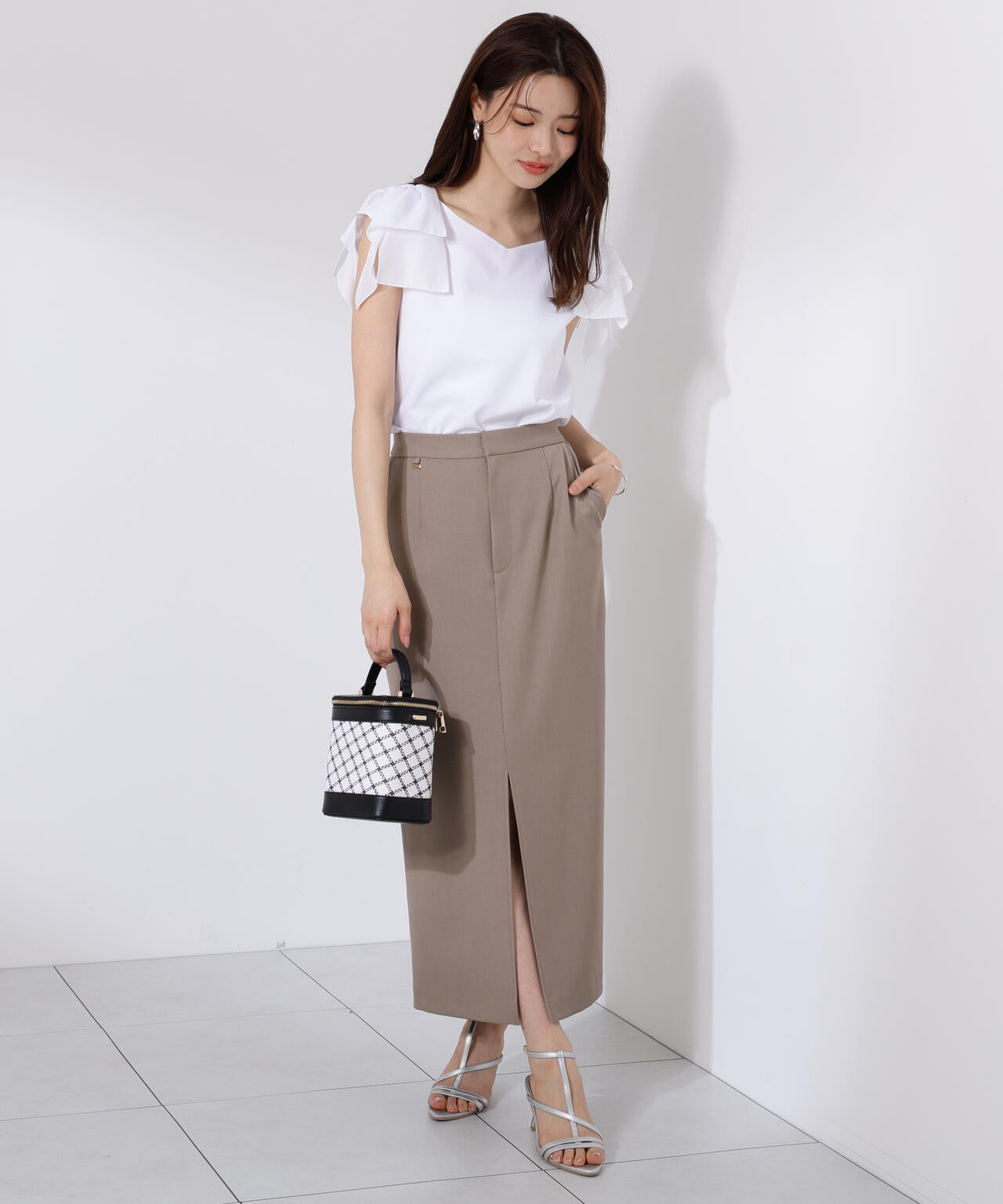 ショルダーリボンブラウス