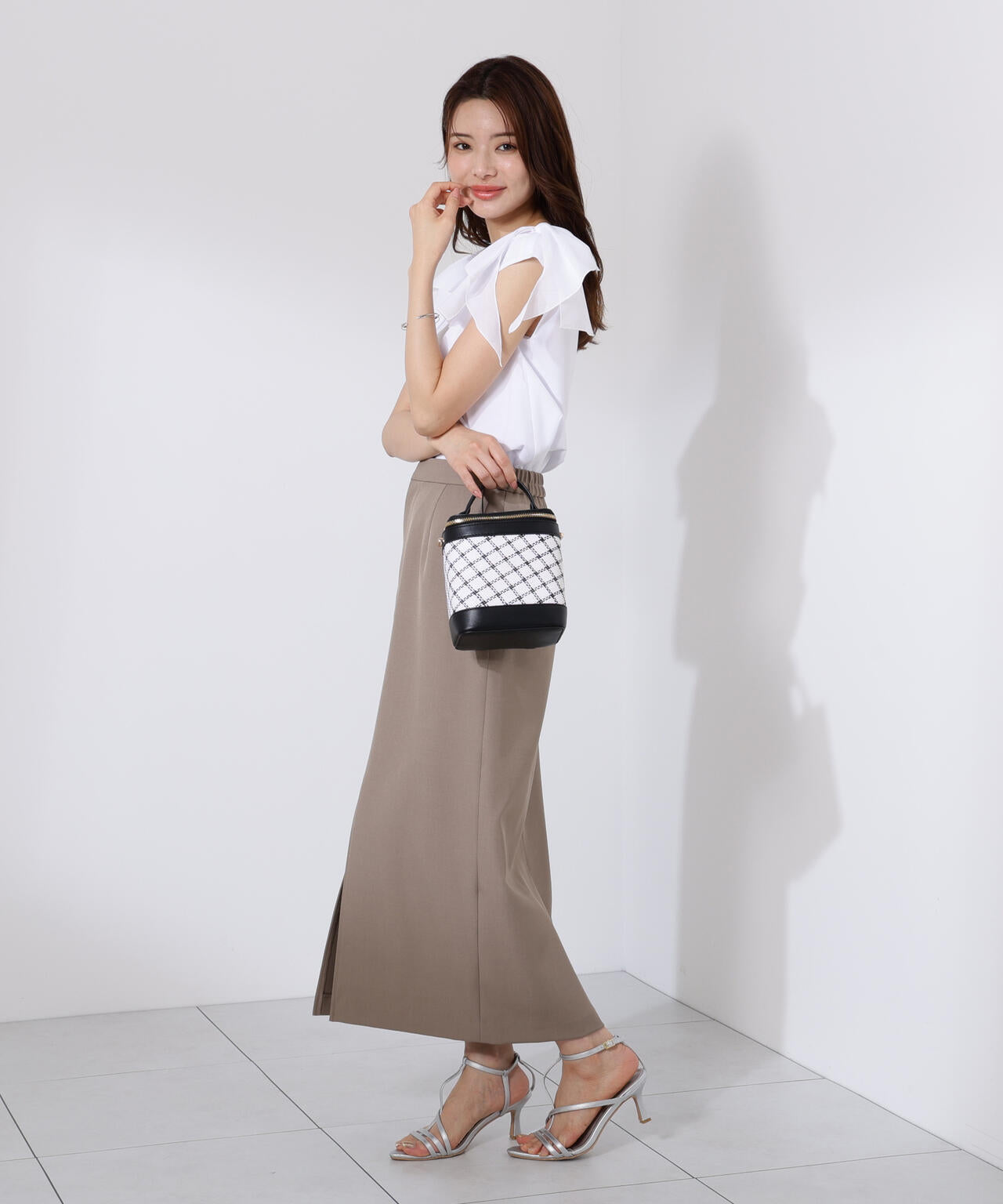 ショルダーリボンブラウス