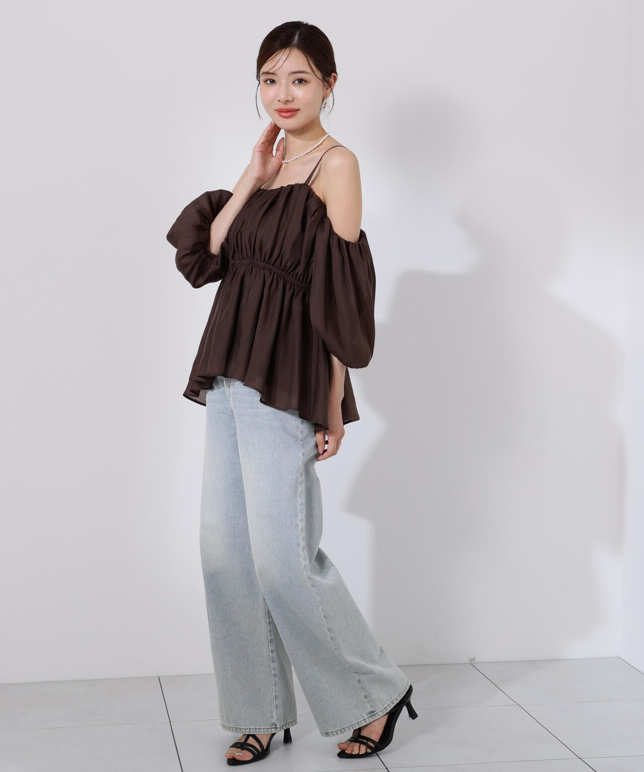 シャーリングオフショルブラウス