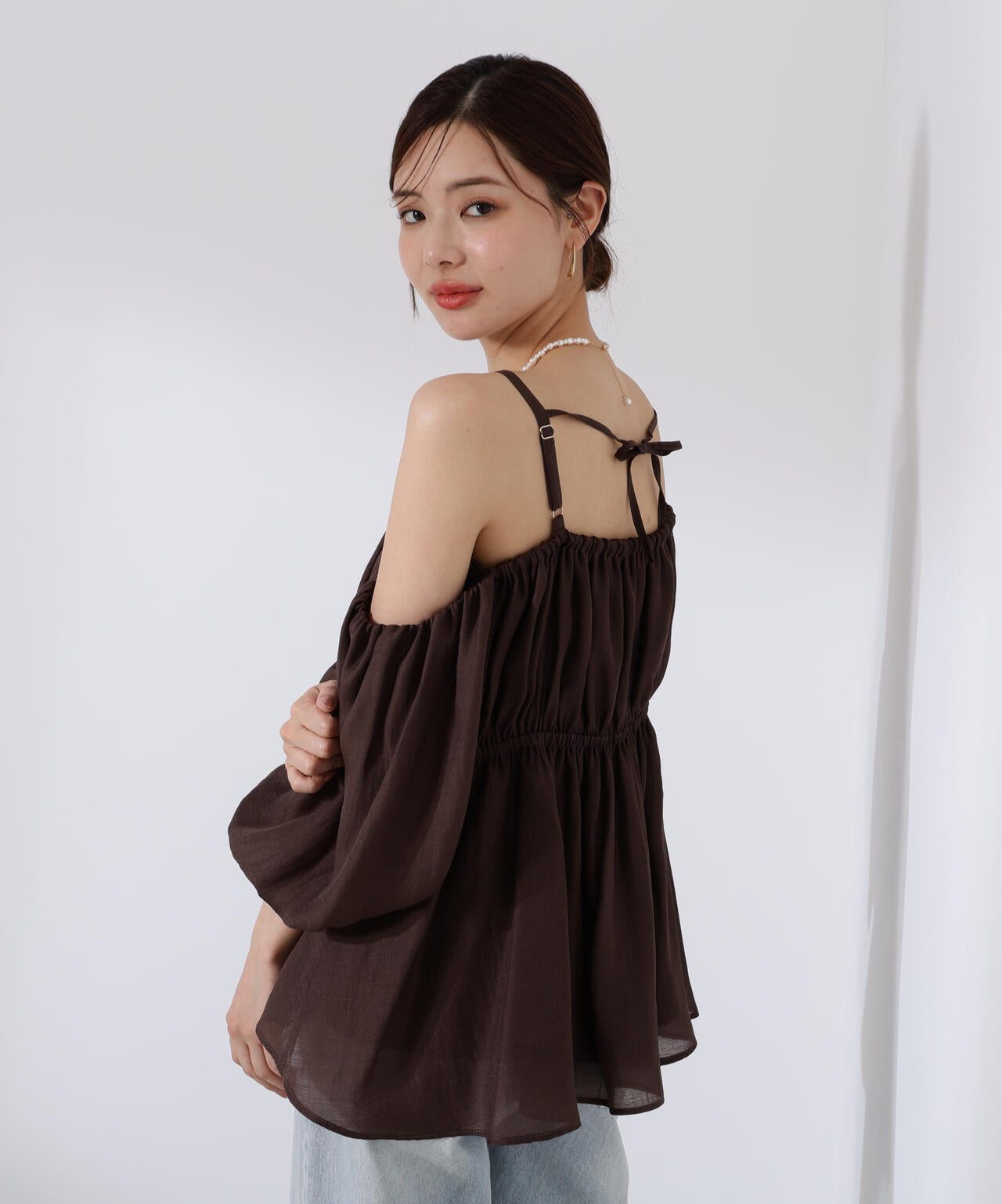 シャーリングオフショルブラウス