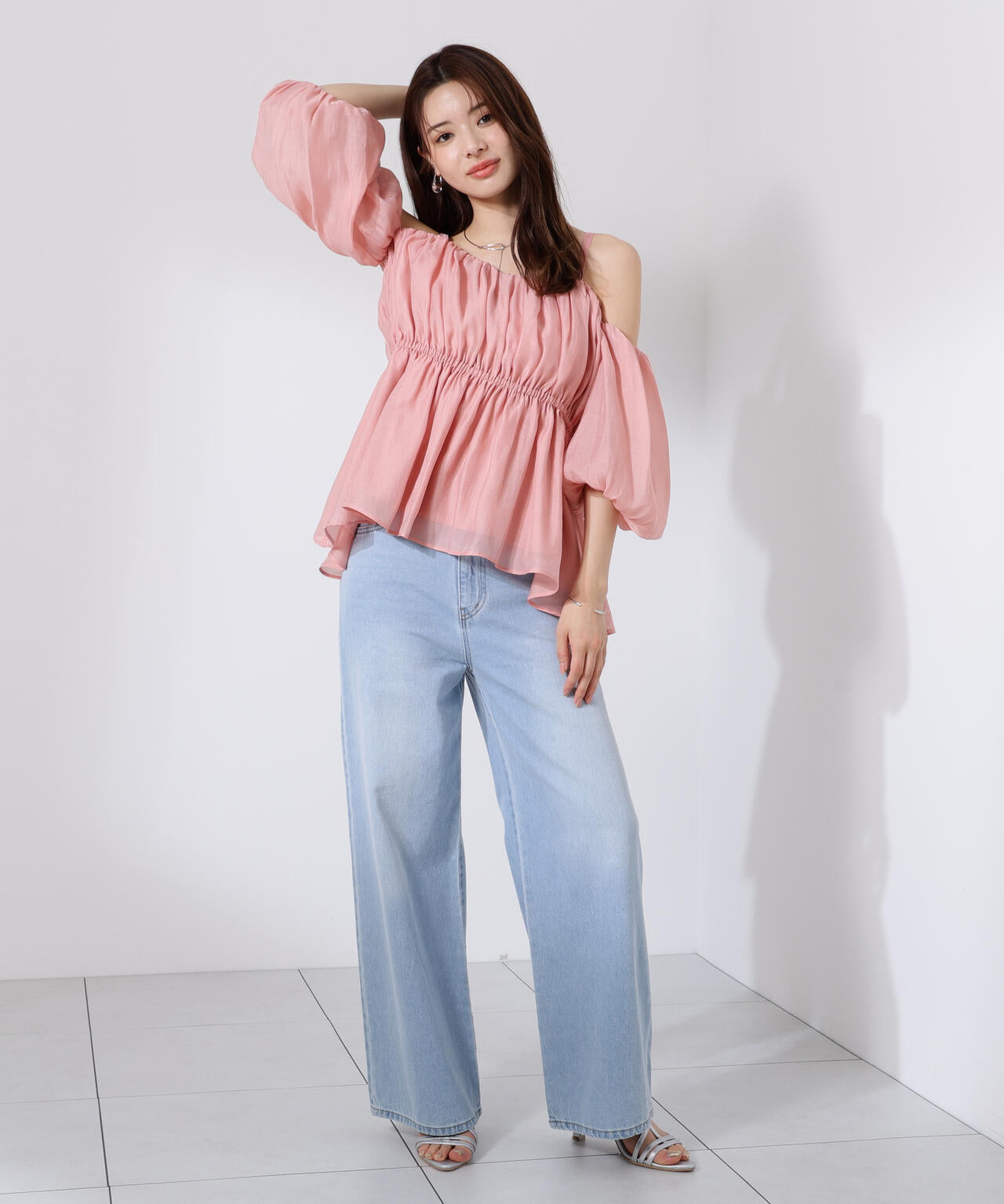 シャーリングオフショルブラウス