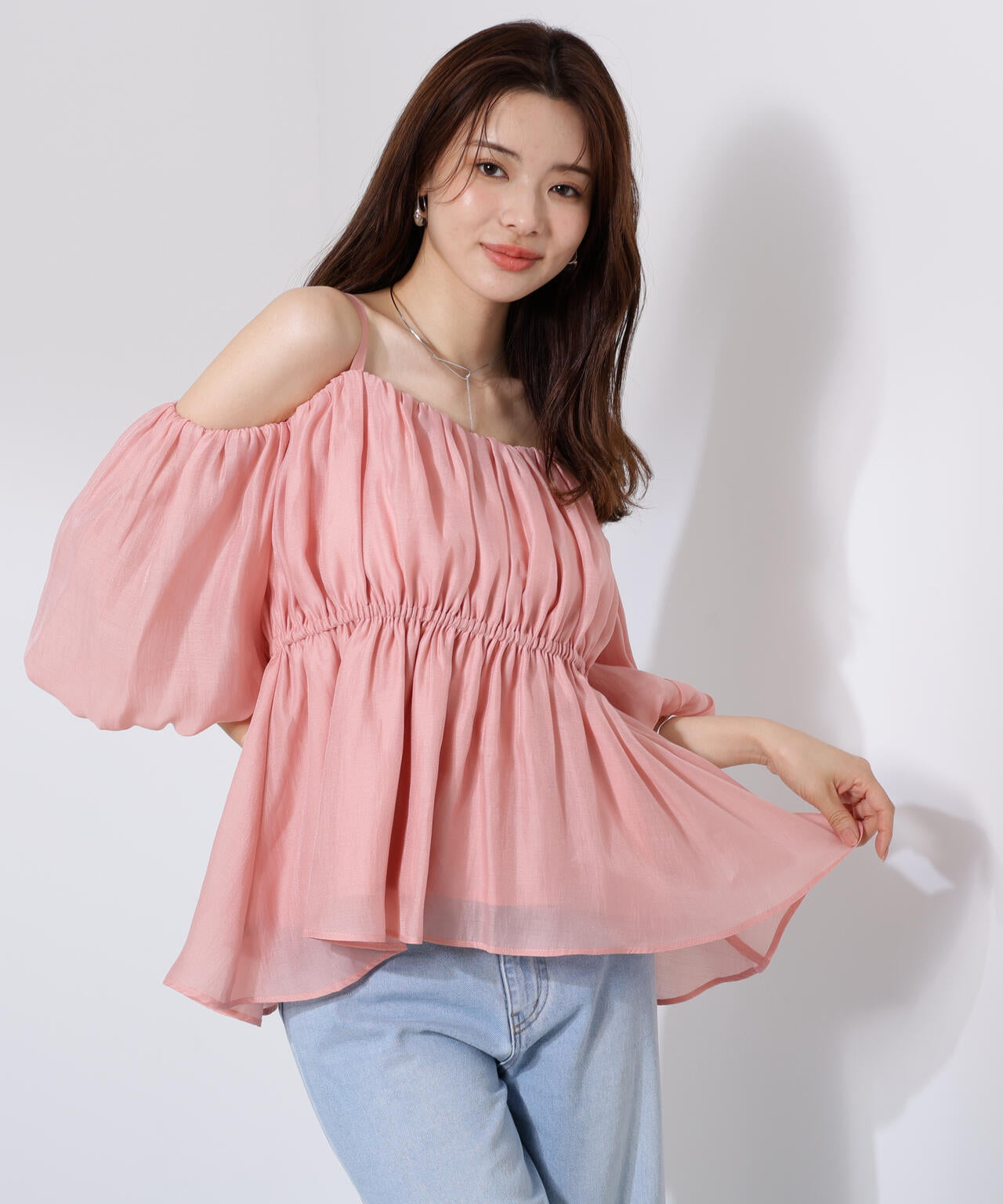 シャーリングオフショルブラウス