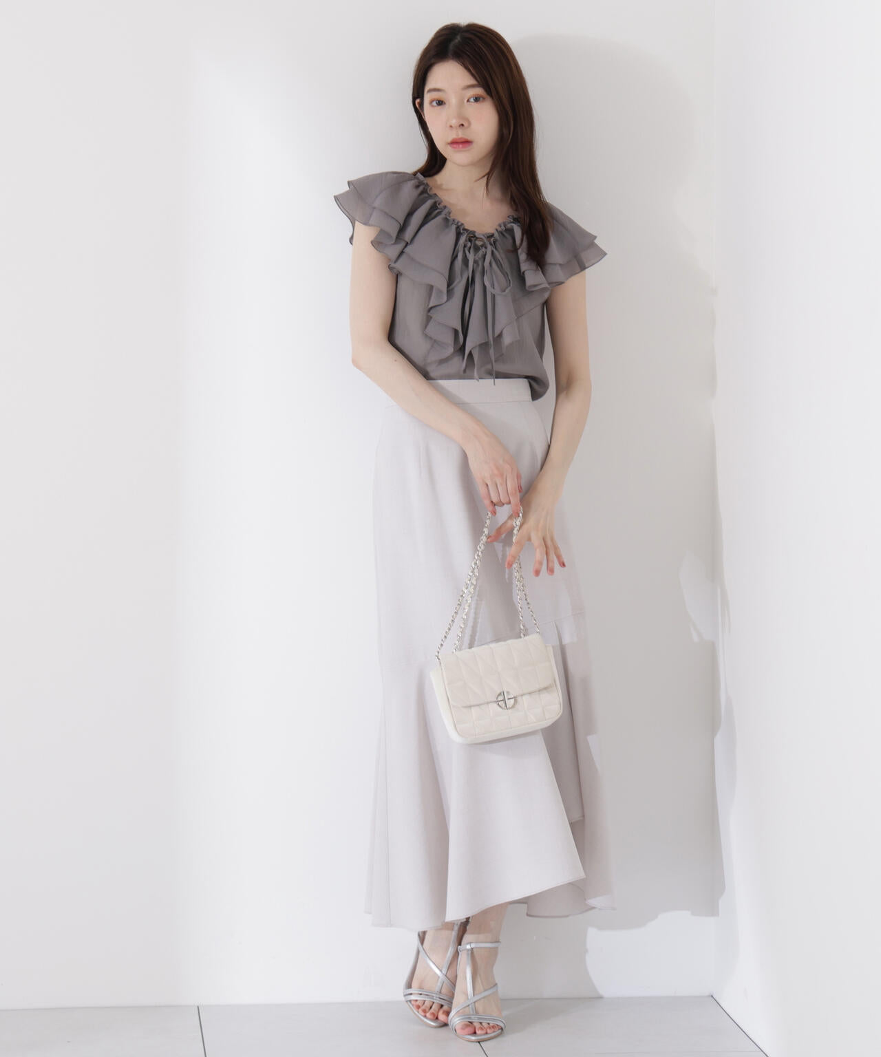 フロントリボンシアーブラウス