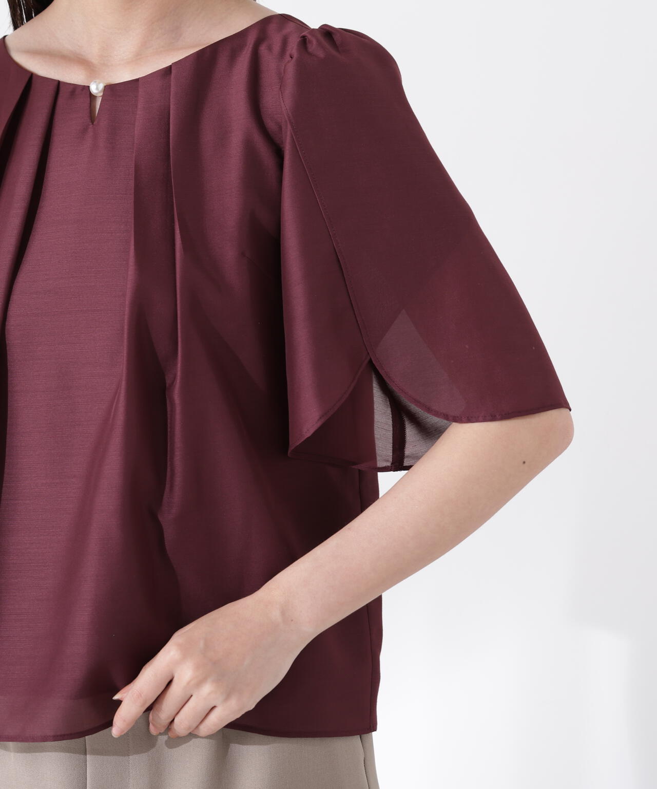 パールポイントフレアスリーブブラウス