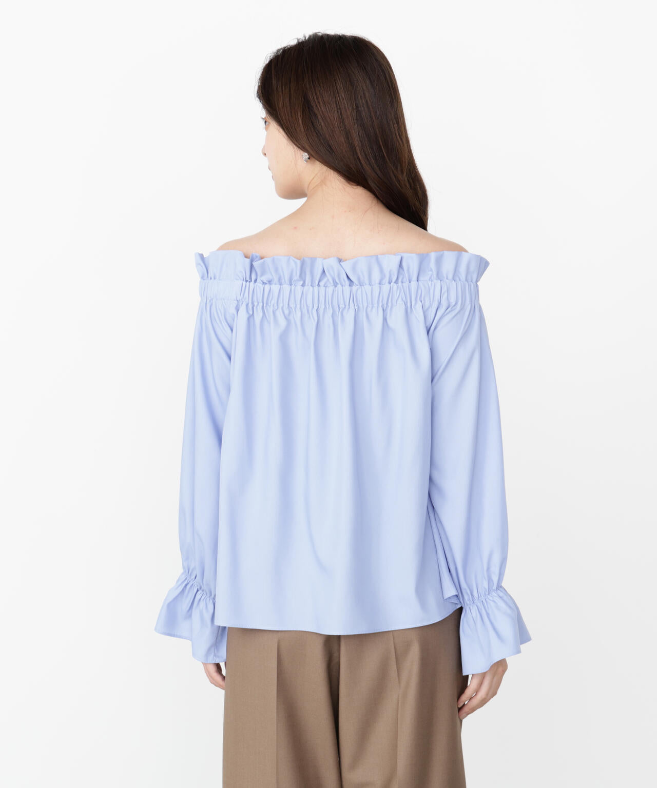 <ウォッシャブル>リボン付きオフショルブラウス
