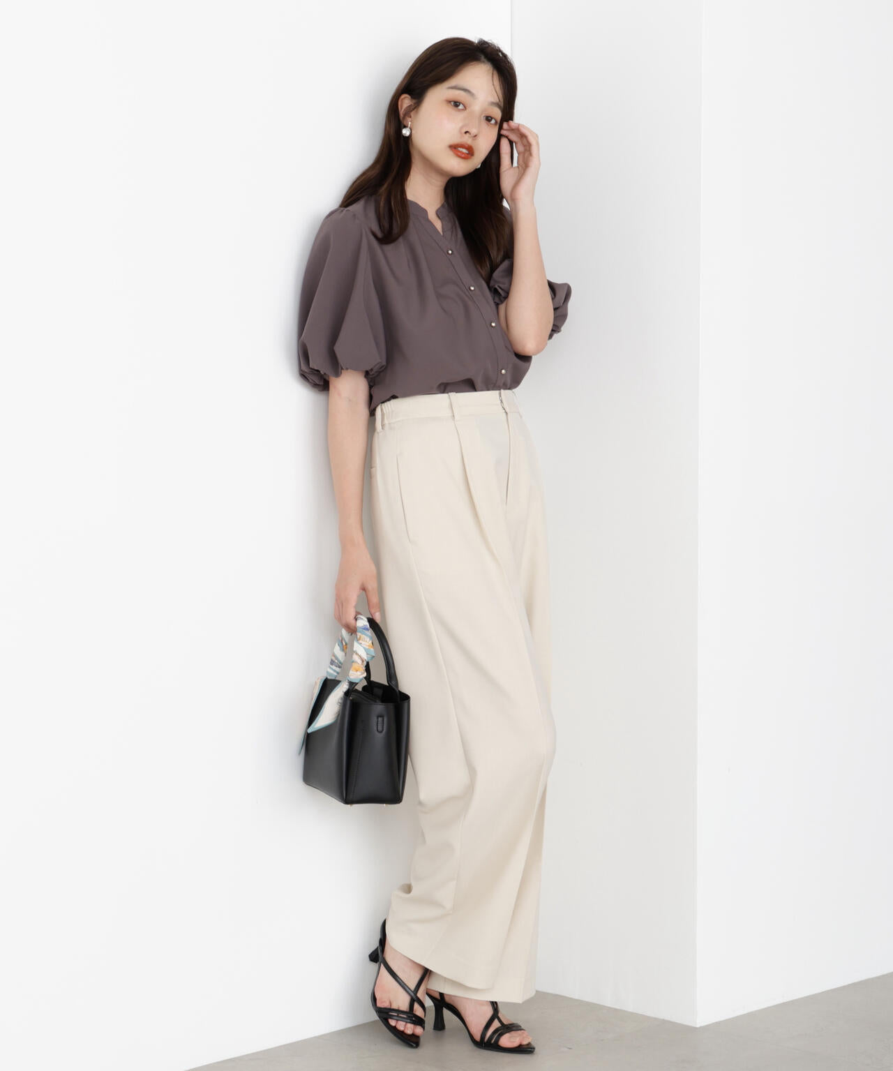 <ウォッシャブル>バルーンタックブラウス