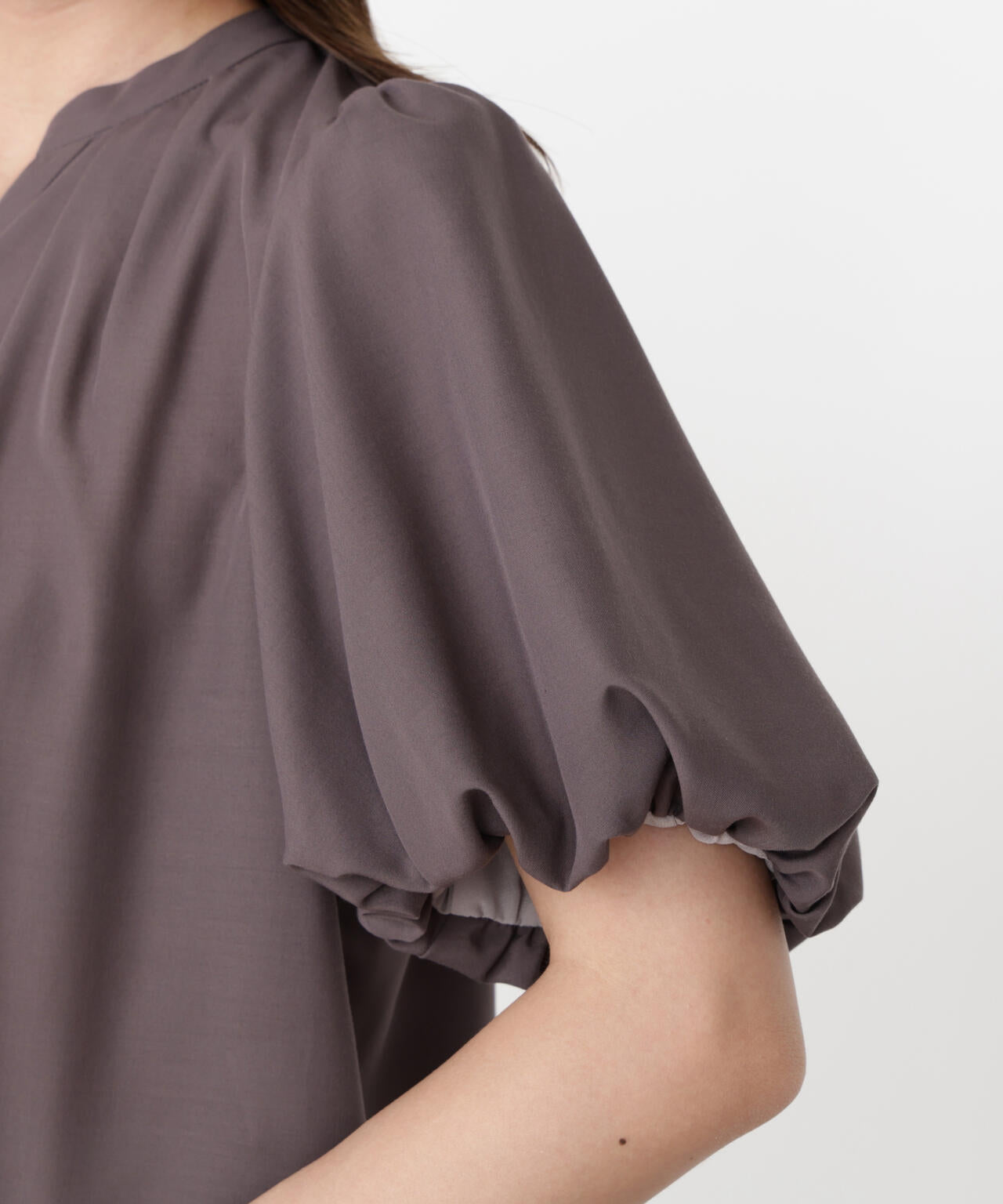 <ウォッシャブル>バルーンタックブラウス