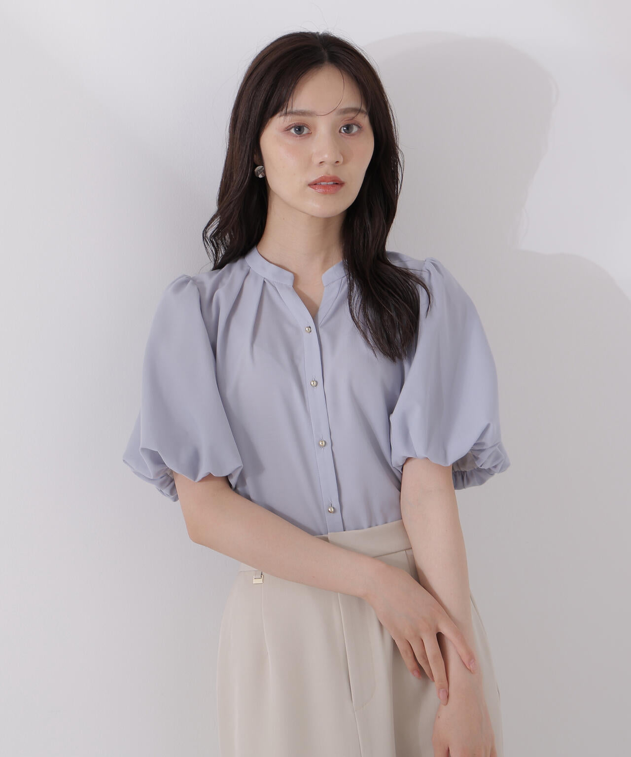 <ウォッシャブル>バルーンタックブラウス