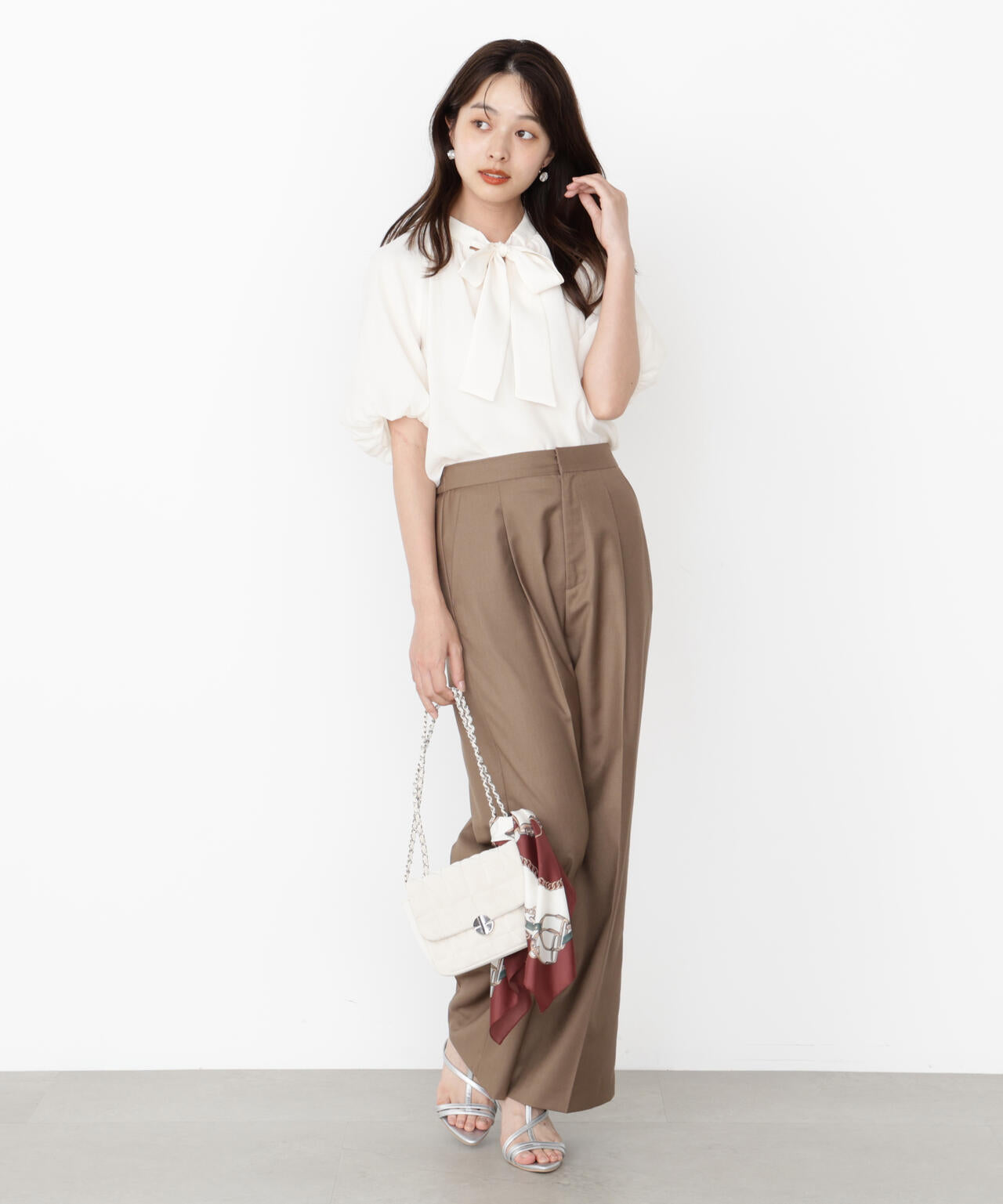 バルーンスリーブリボンブラウス