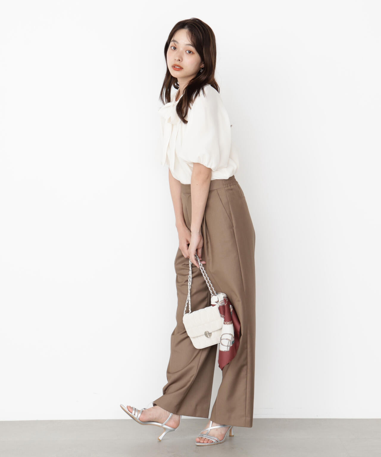 バルーンスリーブリボンブラウス