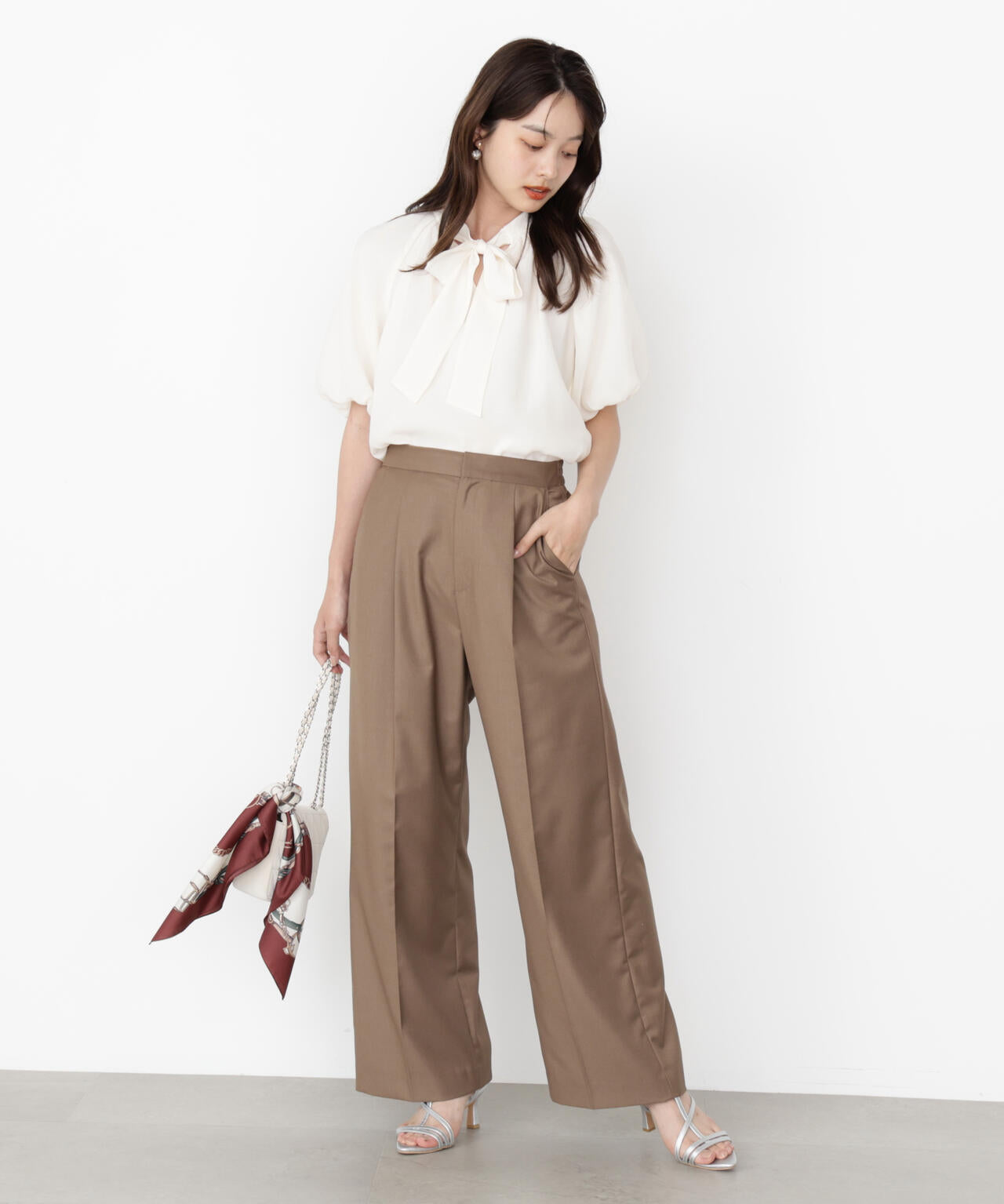 バルーンスリーブリボンブラウス