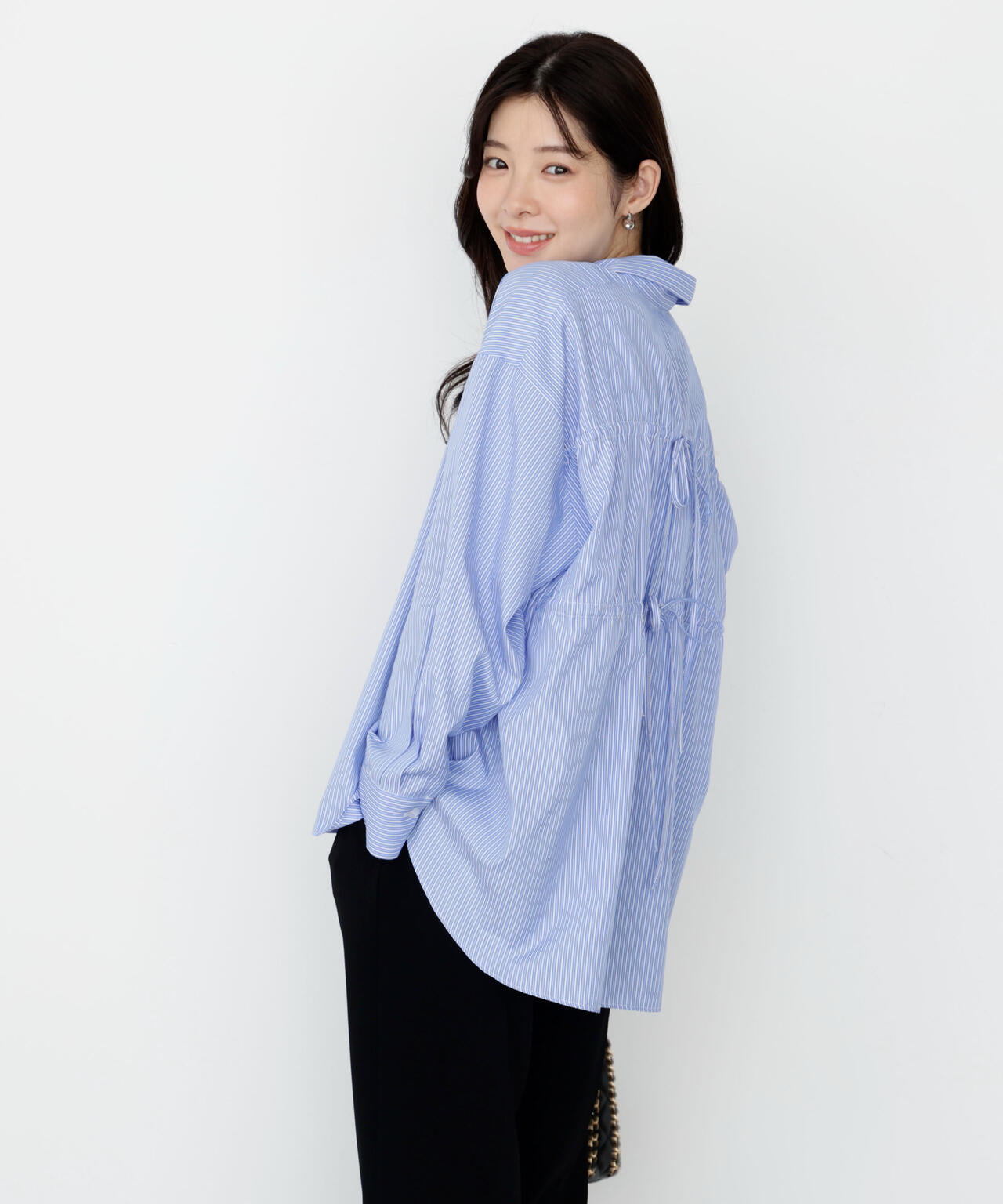 【松川星さん着用】<ウォッシャブル>バックリボンシャツ