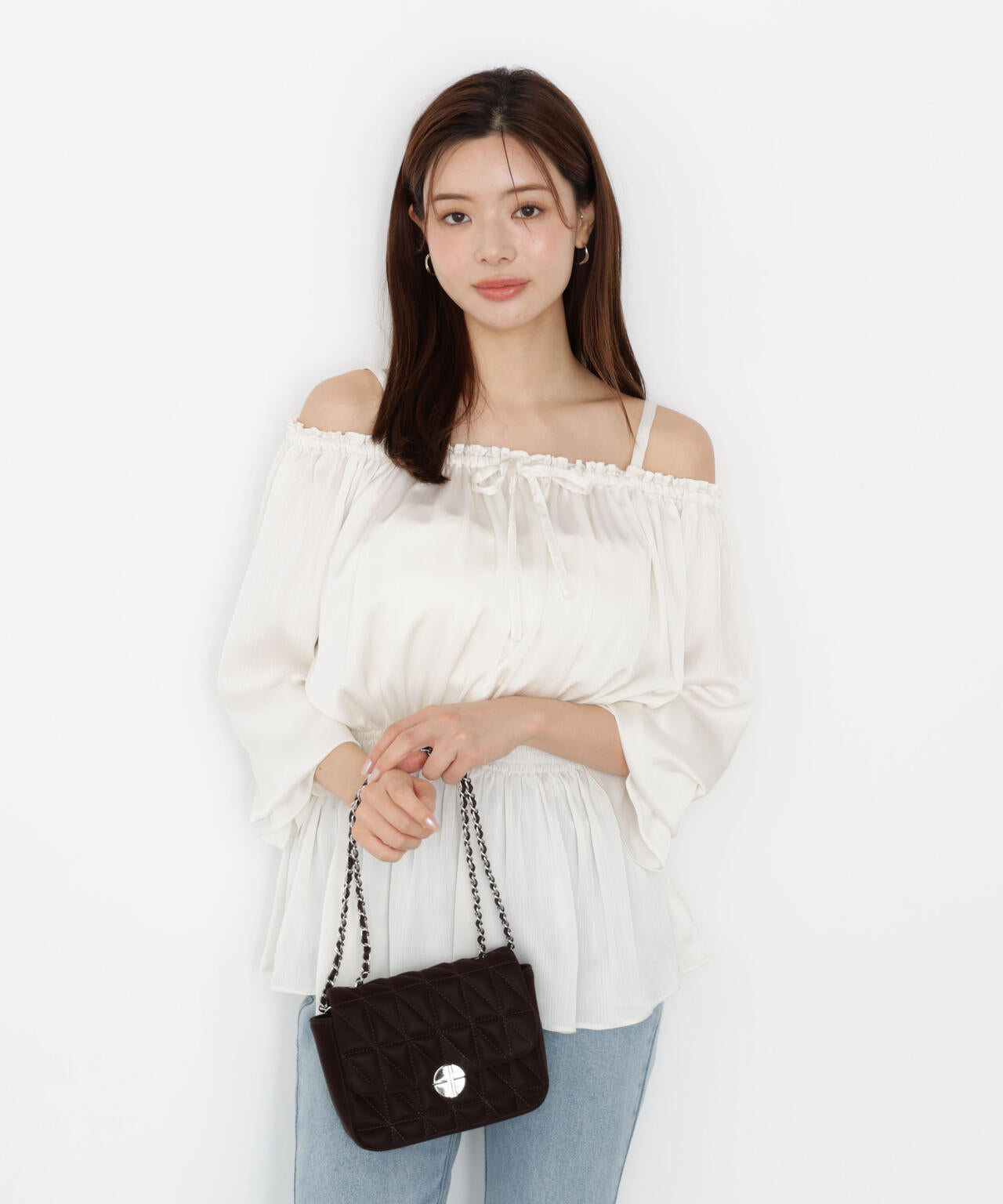 《EDIT COLOGNE》<ウォッシャブル>リボン付きオフショルブラウス