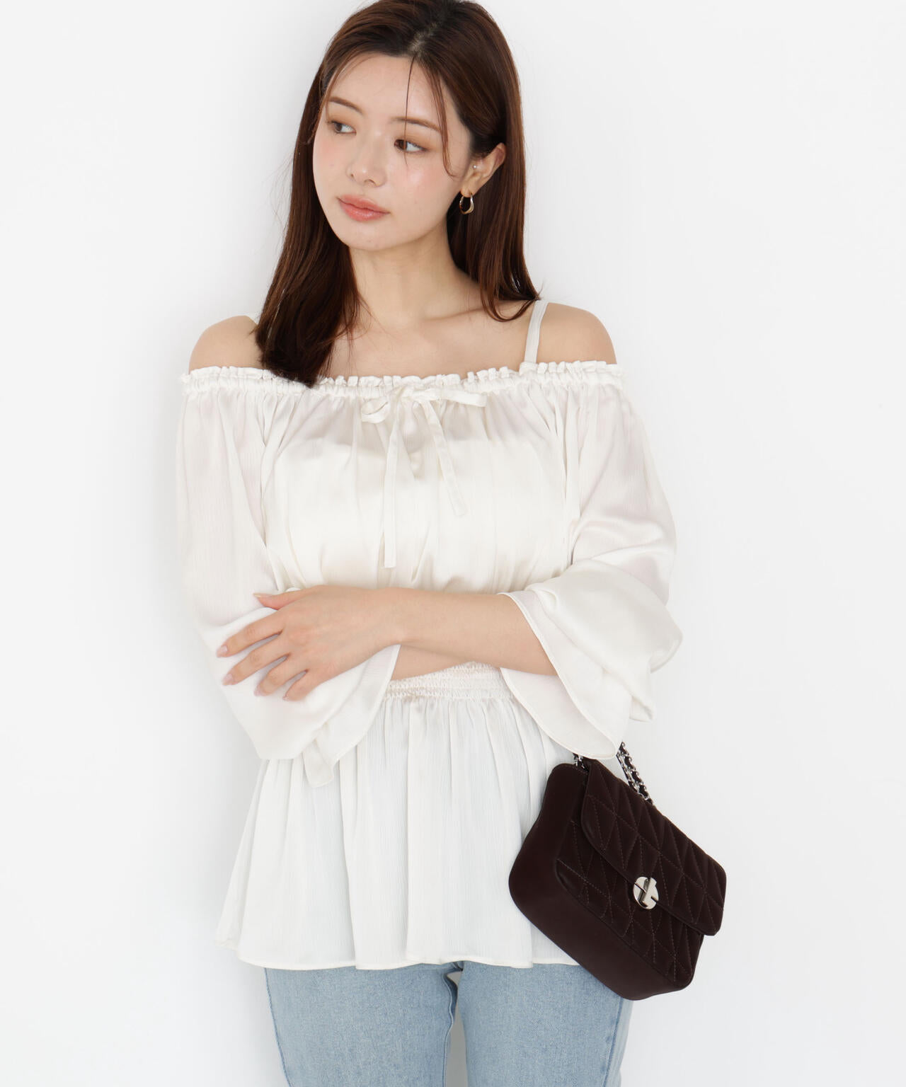 《EDIT COLOGNE》<ウォッシャブル>リボン付きオフショルブラウス