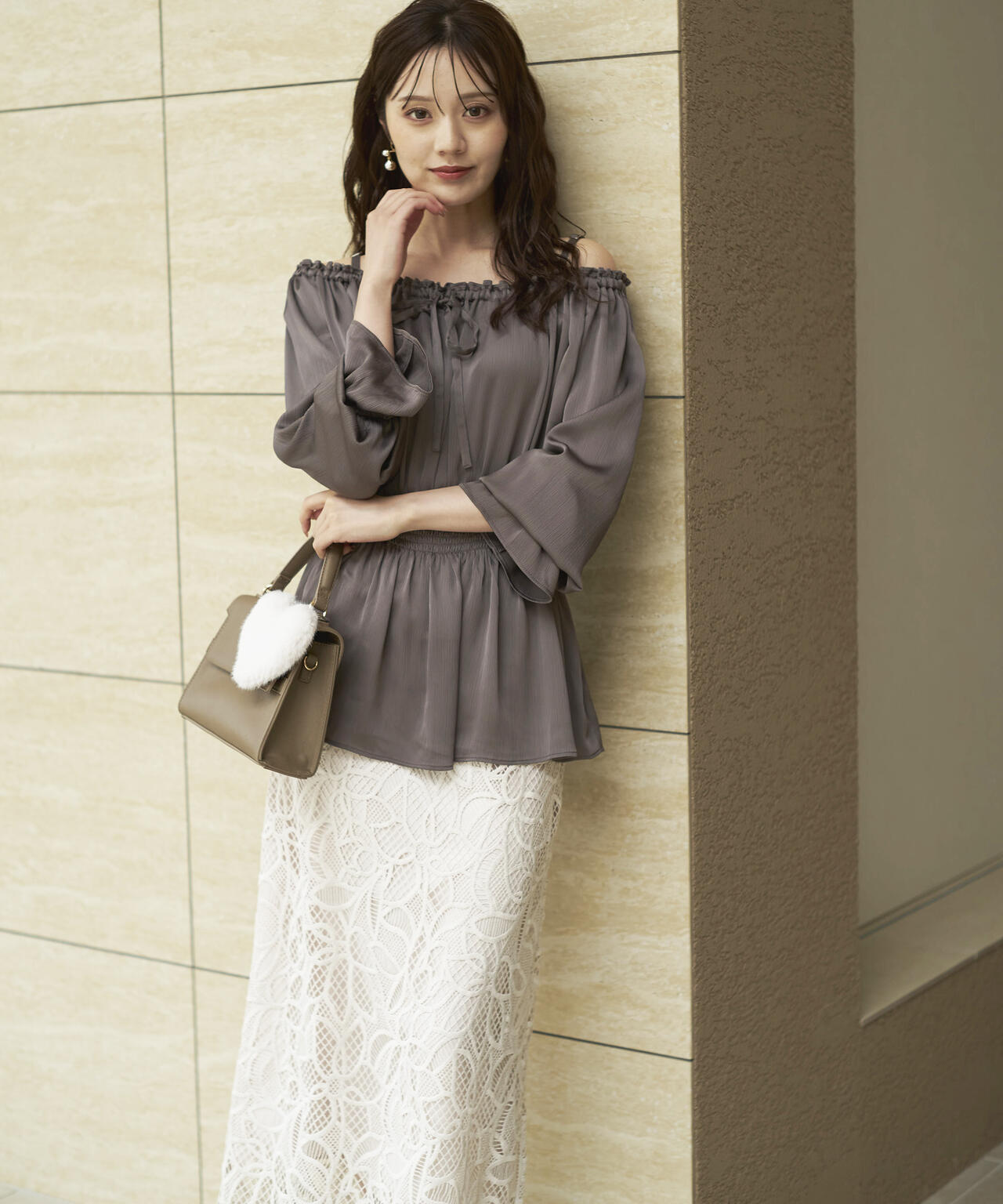 《EDIT COLOGNE》<ウォッシャブル>リボン付きオフショルブラウス