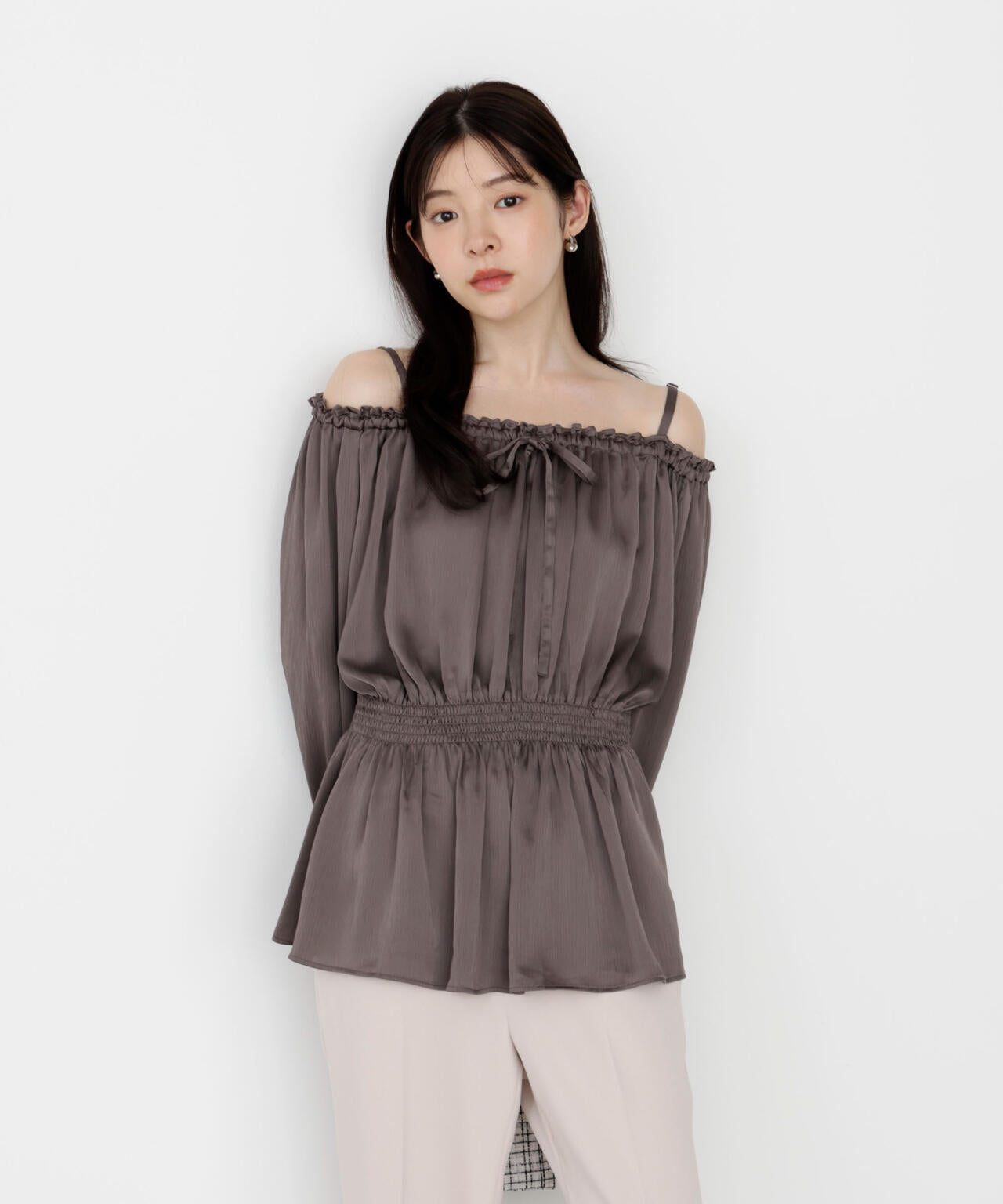 《EDIT COLOGNE》<ウォッシャブル>リボン付きオフショルブラウス