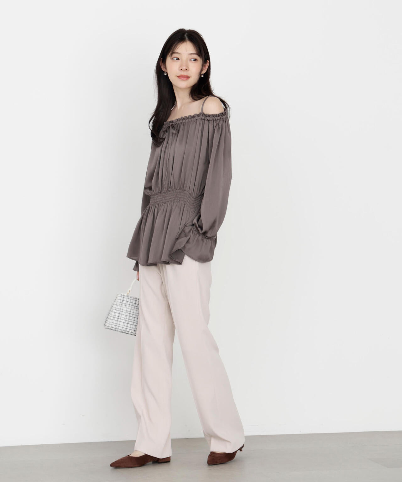 《EDIT COLOGNE》<ウォッシャブル>リボン付きオフショルブラウス