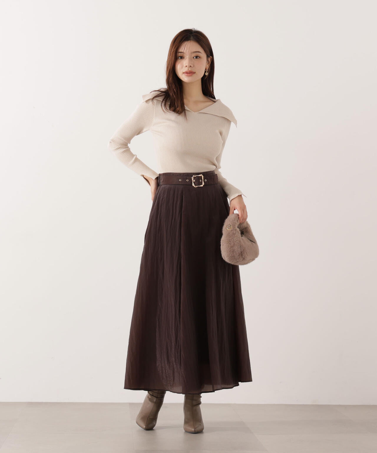 【青島心さん着用】ベルト付きシアーフレアスカート