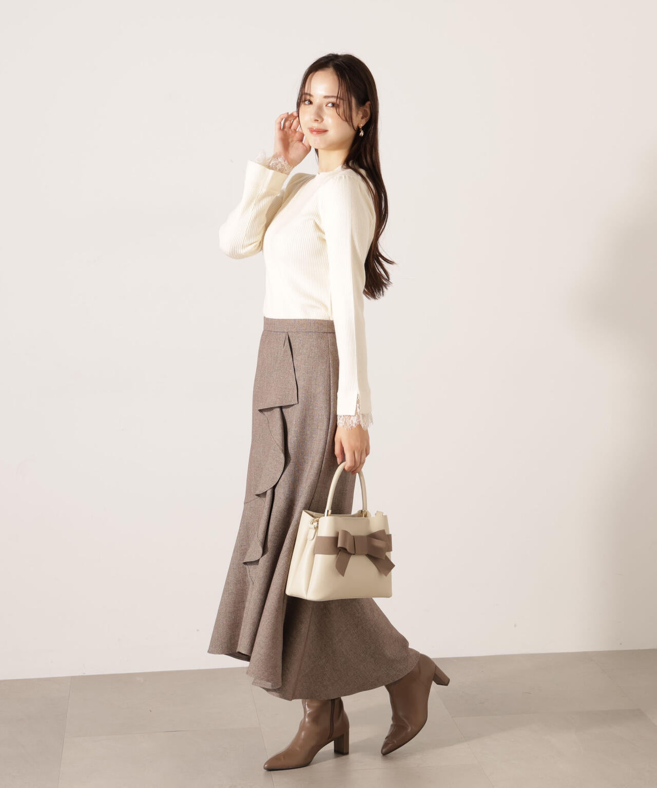 【加藤栞さん着用】ラッフルディテールスカート