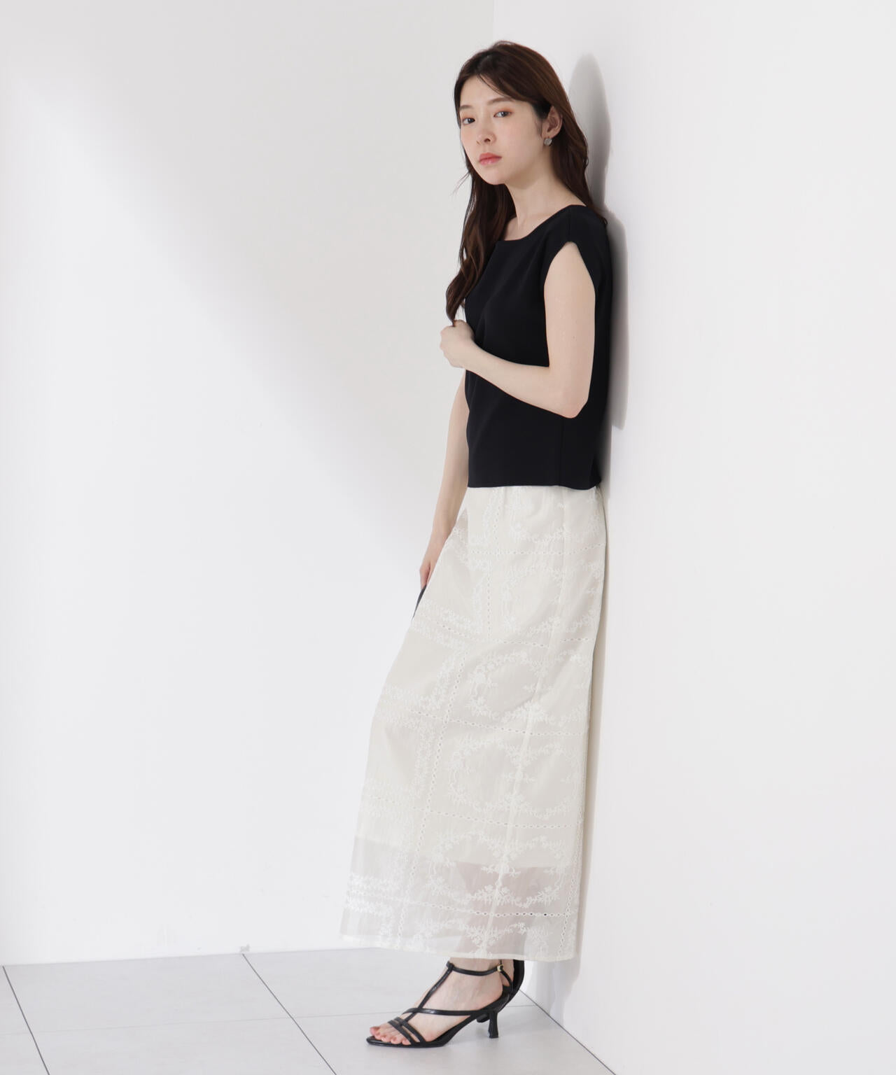 シアーパネルレーススカート