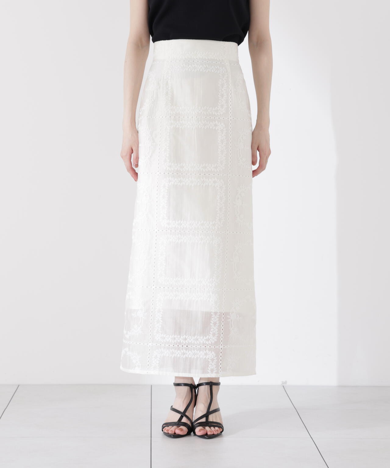 シアーパネルレーススカート