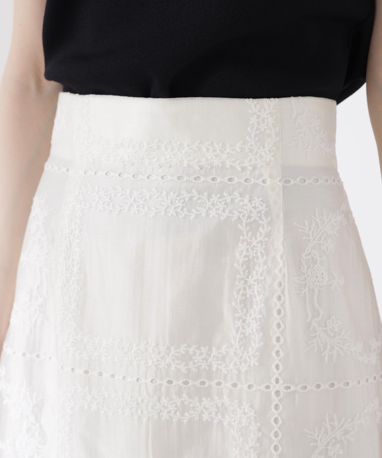 シアーパネルレーススカート