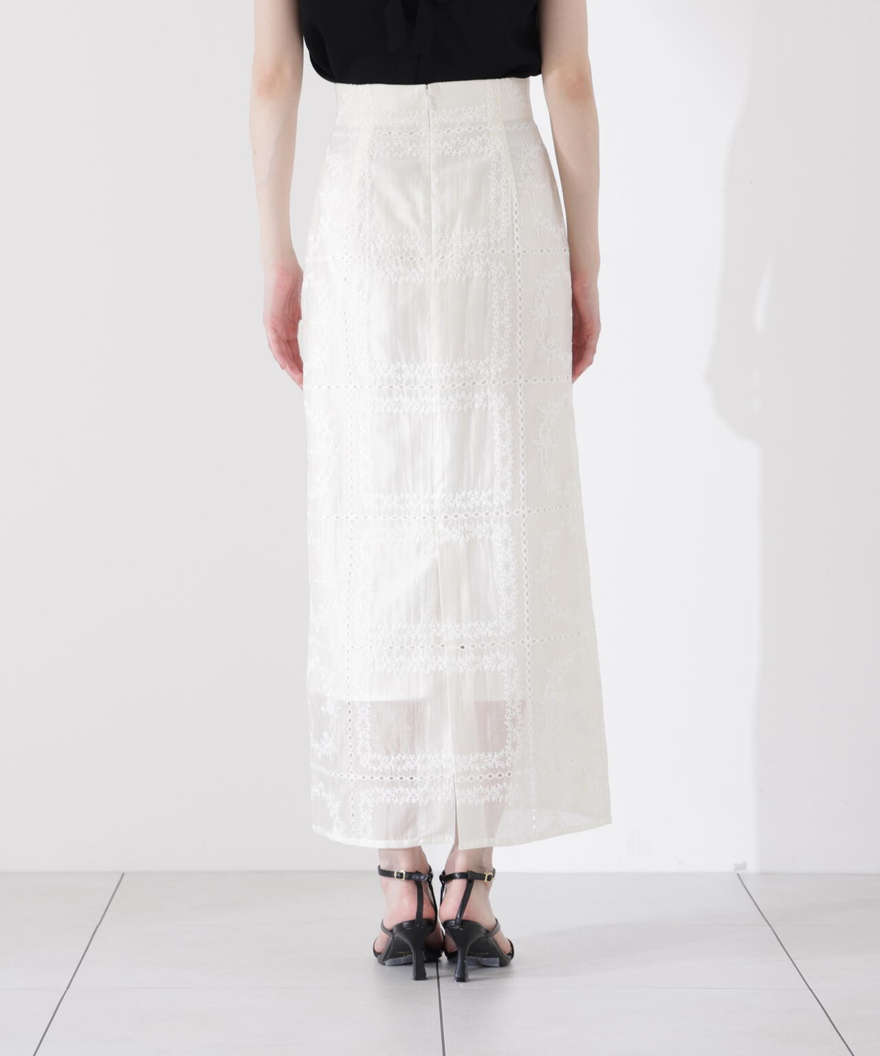 シアーパネルレーススカート