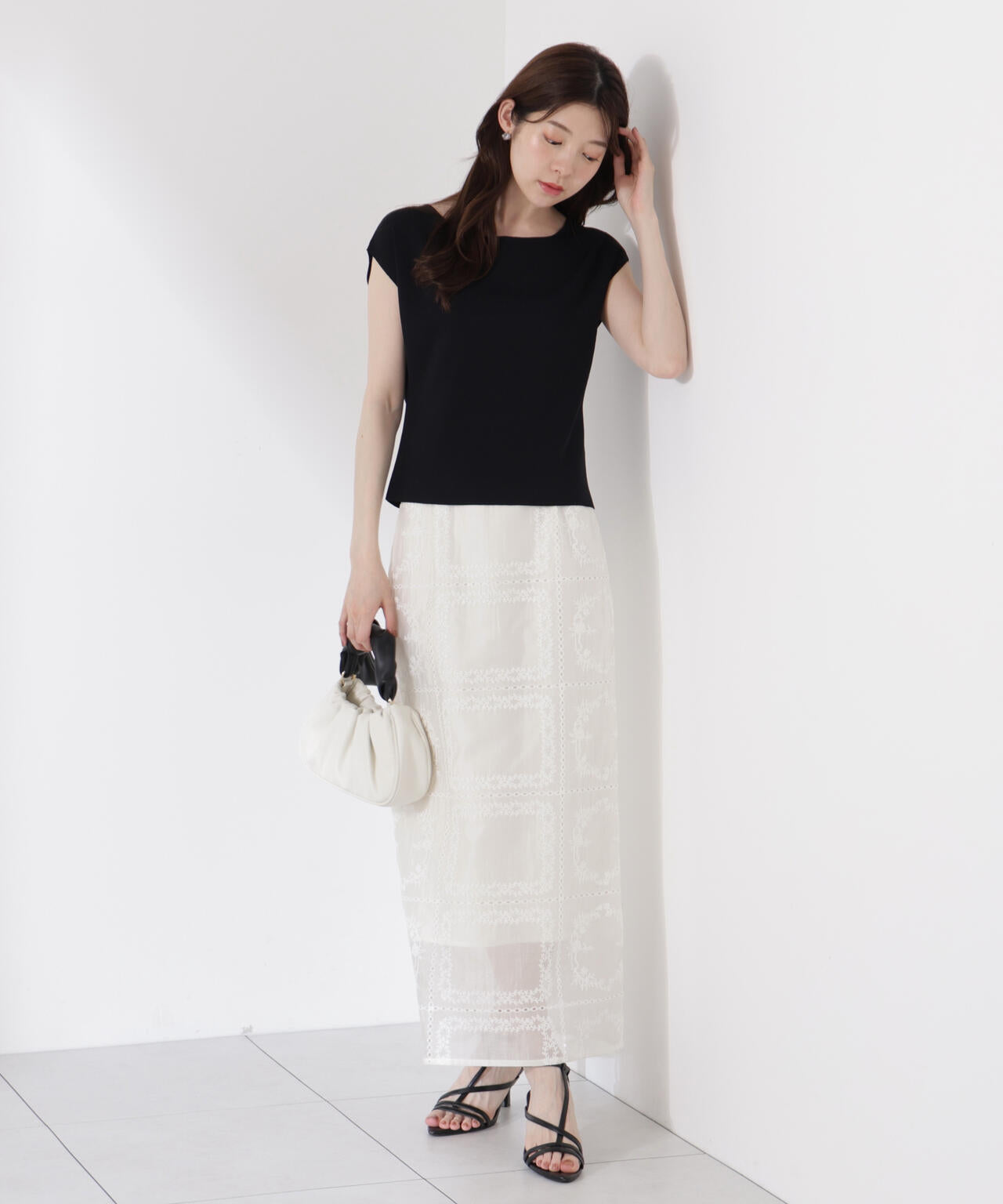 シアーパネルレーススカート