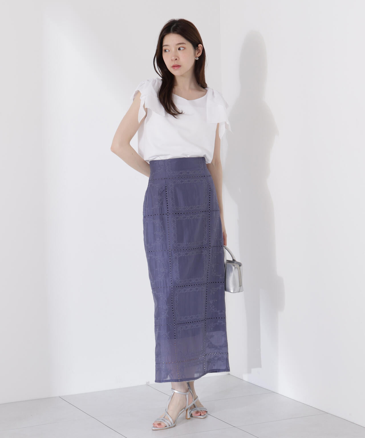 シアーパネルレーススカート