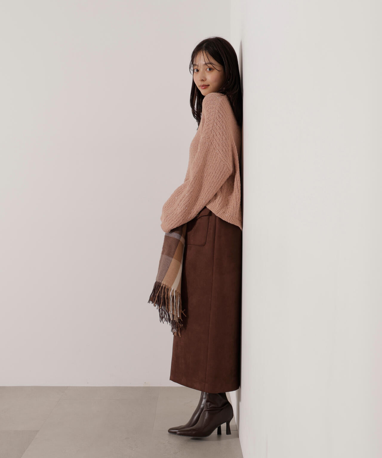 【松川星さん着用】ダンボールフェイクスエードタイトスカート