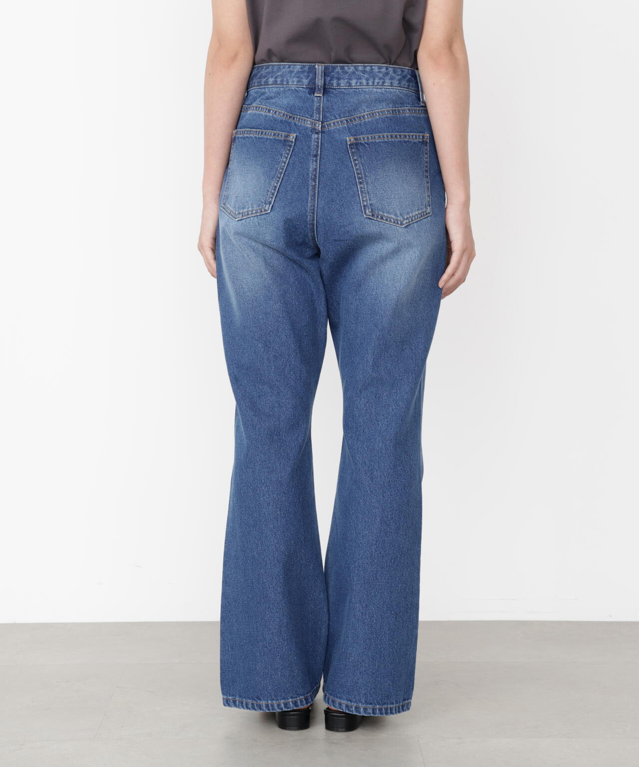 ブーツカットデニムパンツ