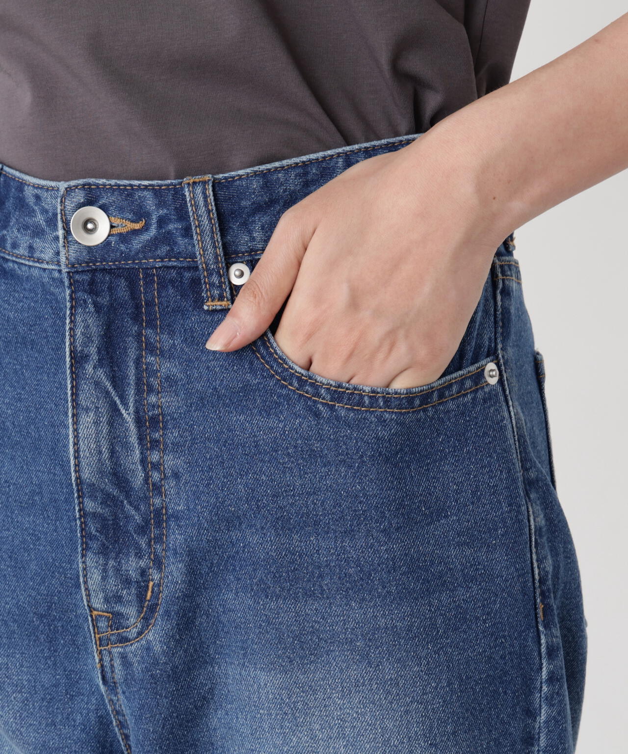 ブーツカットデニムパンツ