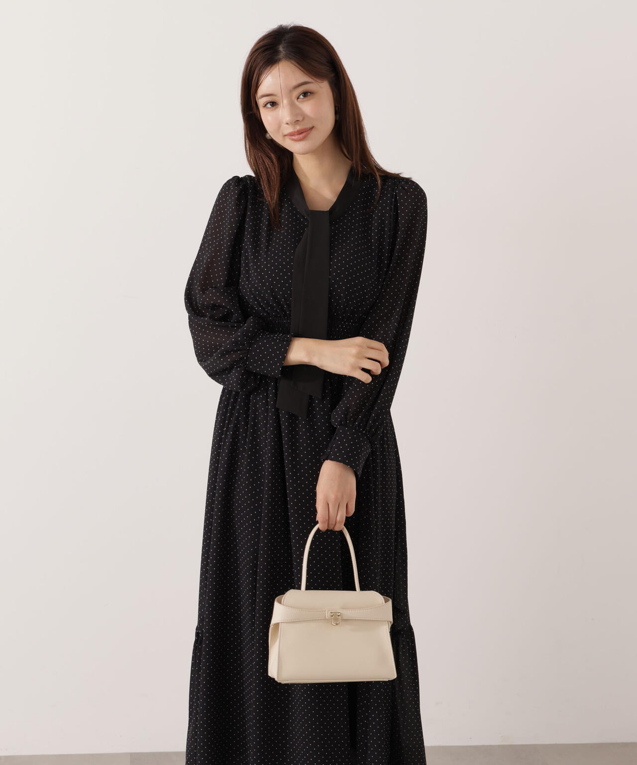 【青島心さん着用】タイ付きウエストシャーリングワンピース