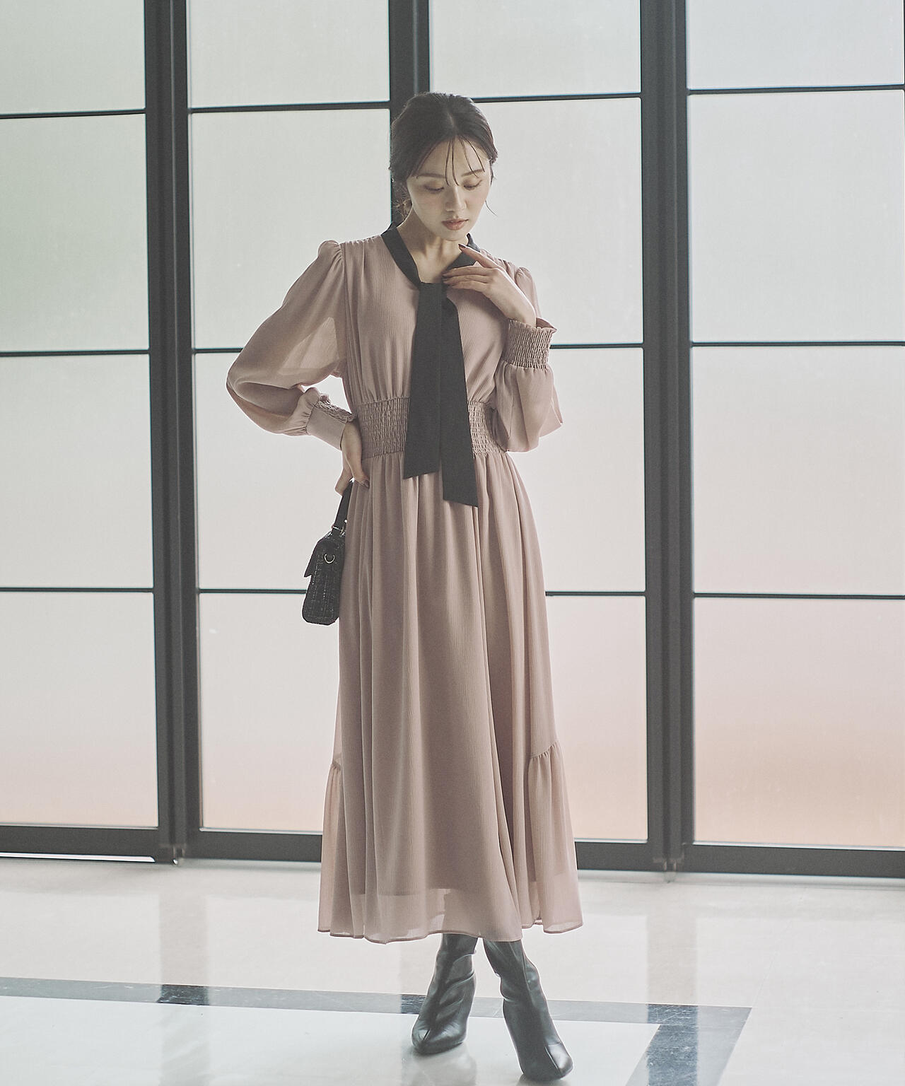 【青島心さん着用】タイ付きウエストシャーリングワンピース