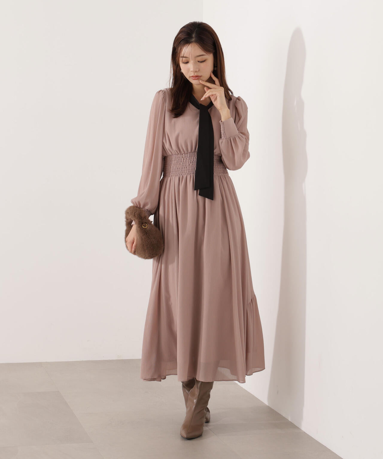 【青島心さん着用】タイ付きウエストシャーリングワンピース