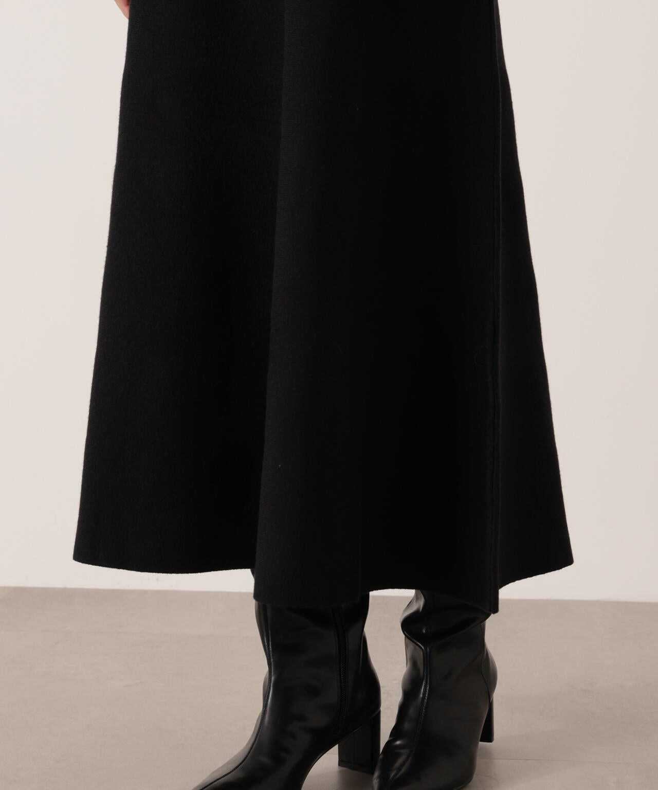 ケープニットワンピース【WEB・一部店舗限定】