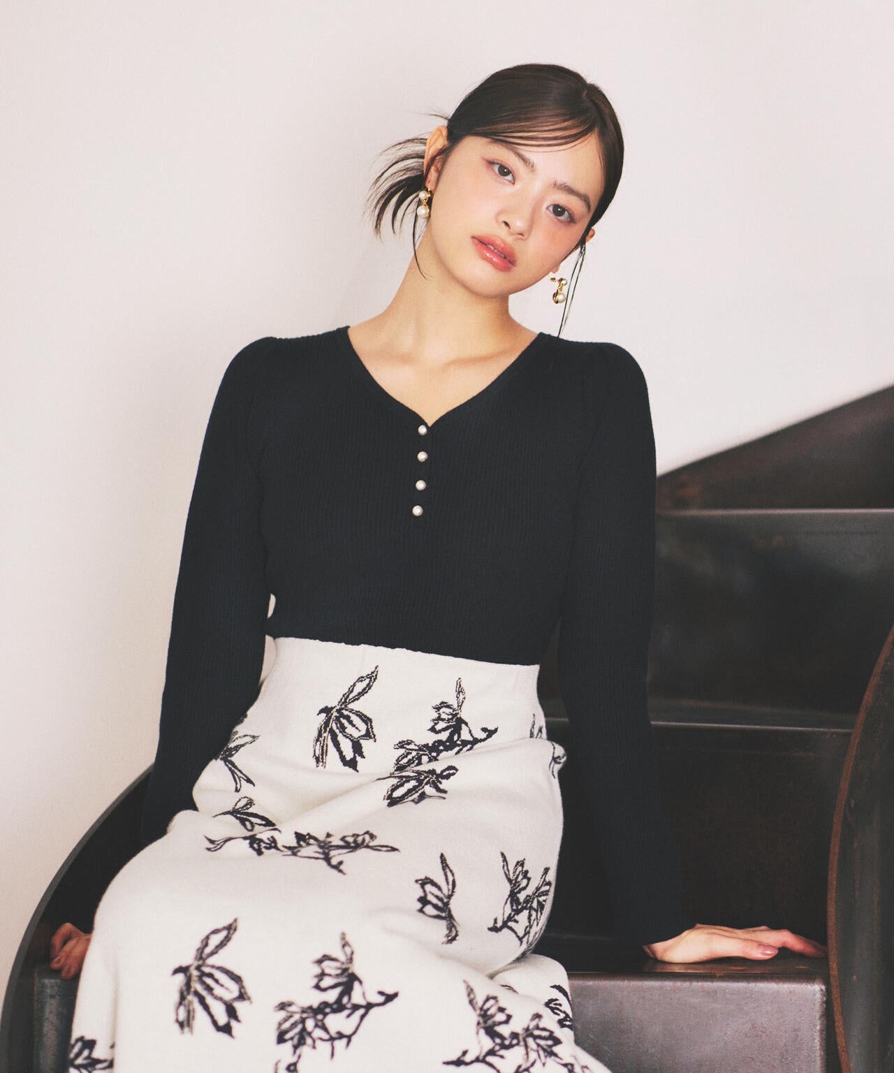 花柄ジャガードニットワンピース【ブルー×エクリュ:WEB・一部店舗限定】