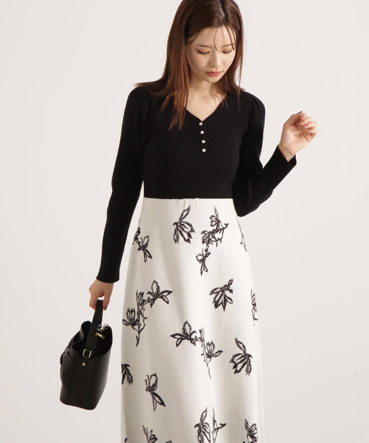 花柄ジャガードニットワンピース【ブルー×エクリュ:WEB・一部店舗限定】